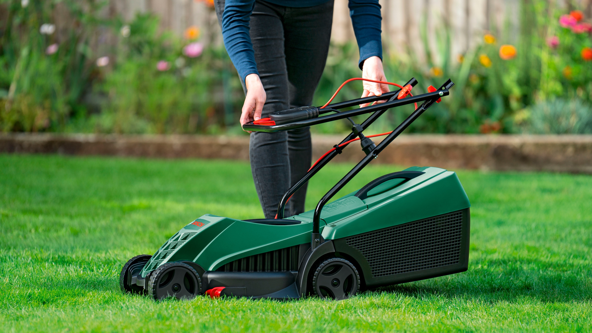 Bosch Home & Garden Elektrorasenmäher »»EasyRotak 32-205««, (für einfaches Mähen – schnelle Ergebnisse, bis ganz an den Rand), Grasfangvolumen 31l