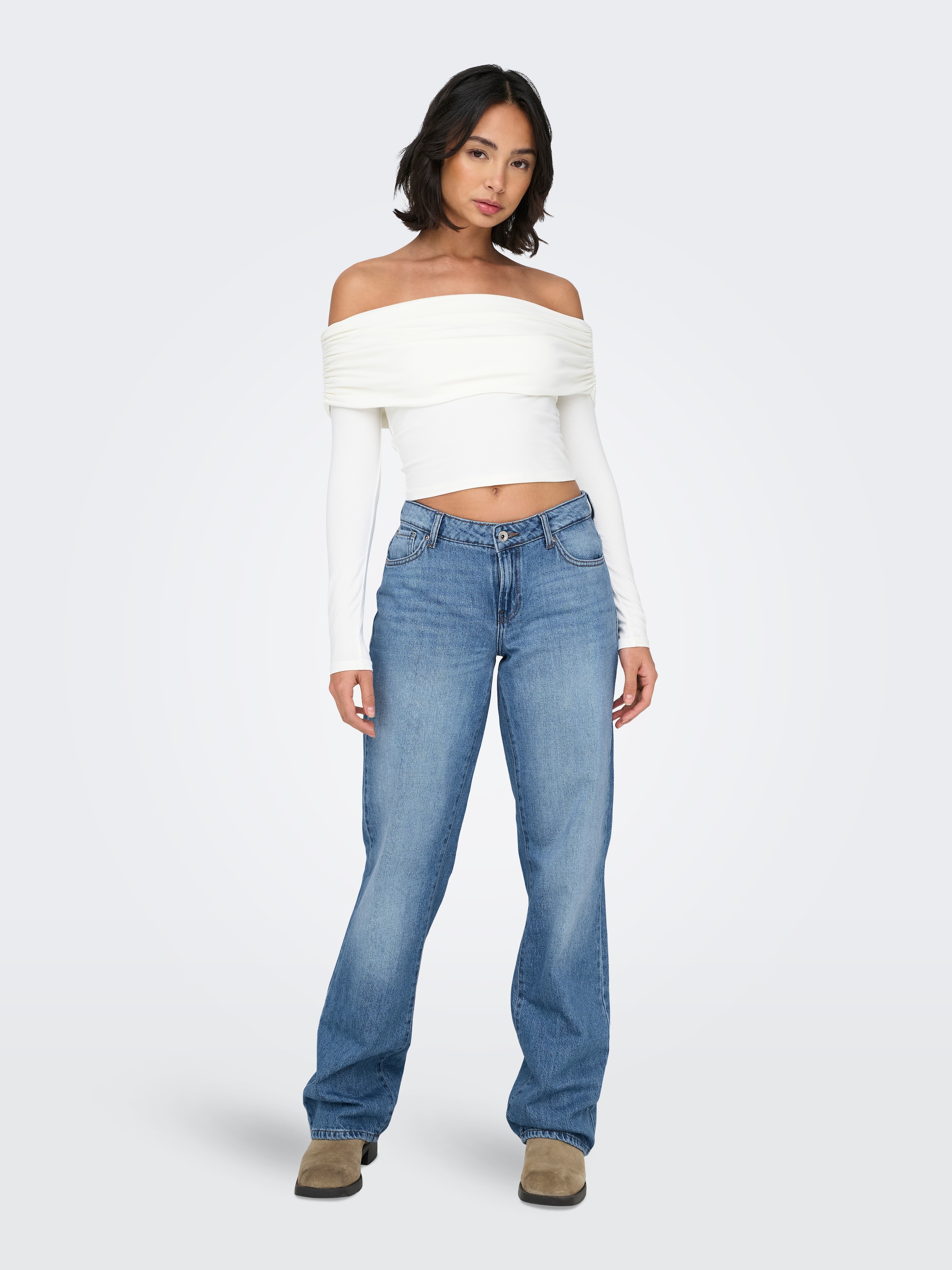 ONLY Low-rise-Jeans »ONLBRITNEY LOW STRAIGHT DNM AZG OS« Mittlere Waschung für einen gewaschenen und getragenen Denim-Look