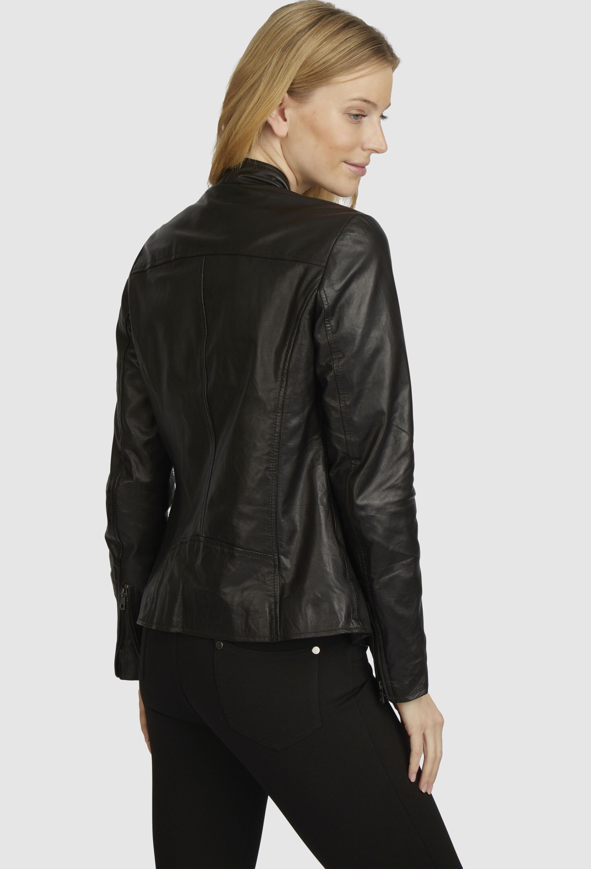 bugatti Lederjacke »BULady-109« ohne Kapuze aus weichem Leder