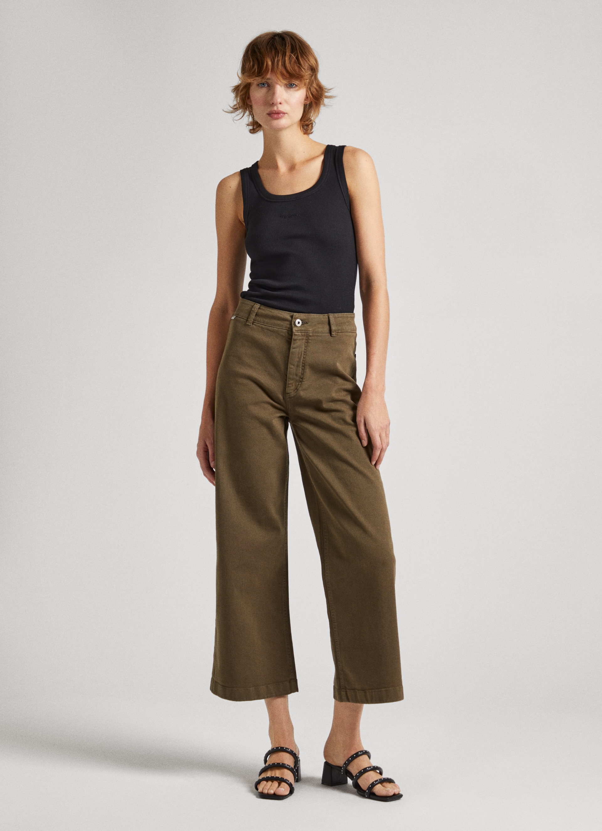 Pepe Jeans Tanktop »LANE« mit kleiner Ton-in-Ton Logostickerei