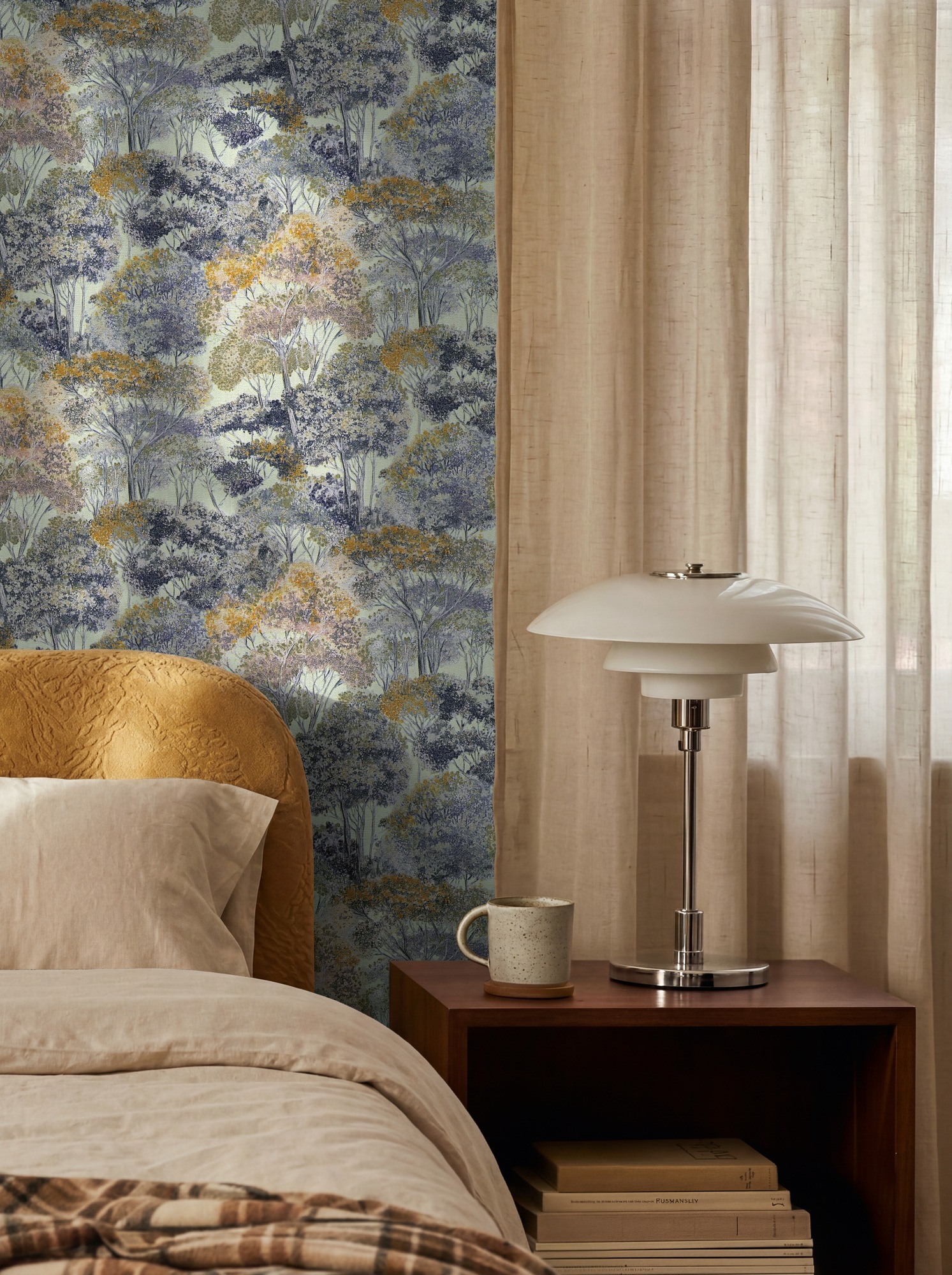 A.S. Création Vliestapete »Trend Spectrum Forest – Glitzernde Baumlandschaft Vliestapete« Glitzermuster | Wald | natürlich leicht strukturiert Elegante Baumlandschaft mit Glitzerakzenten und feiner Struktur