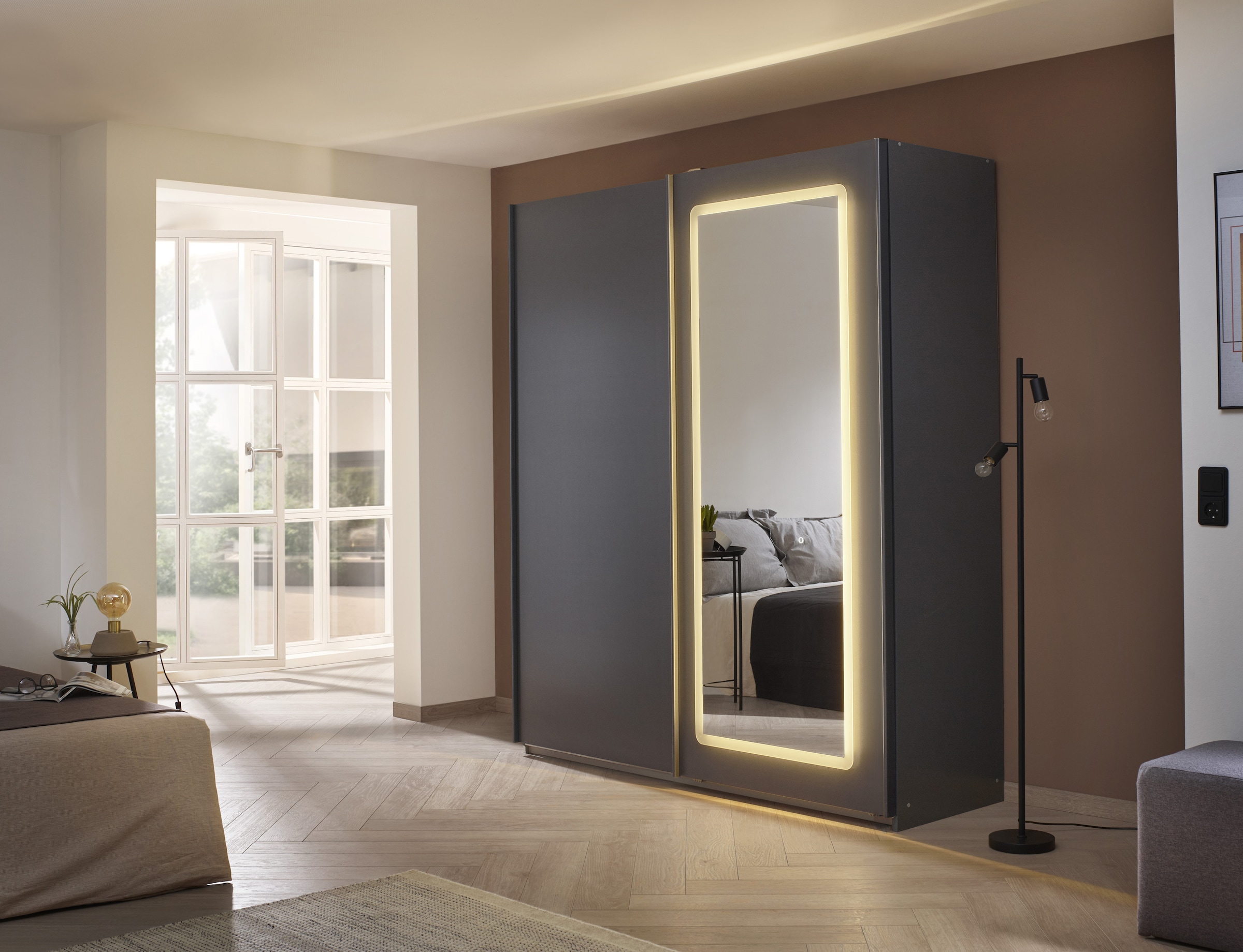 rauch Schwebetürenschrank »Kleiderschrank Schrank Garderobe Wäscheschrank ABRAXXAS«, mit Spiegel und integrierter dimmbarer LED-Beleuchtung MADE IN GERMANY