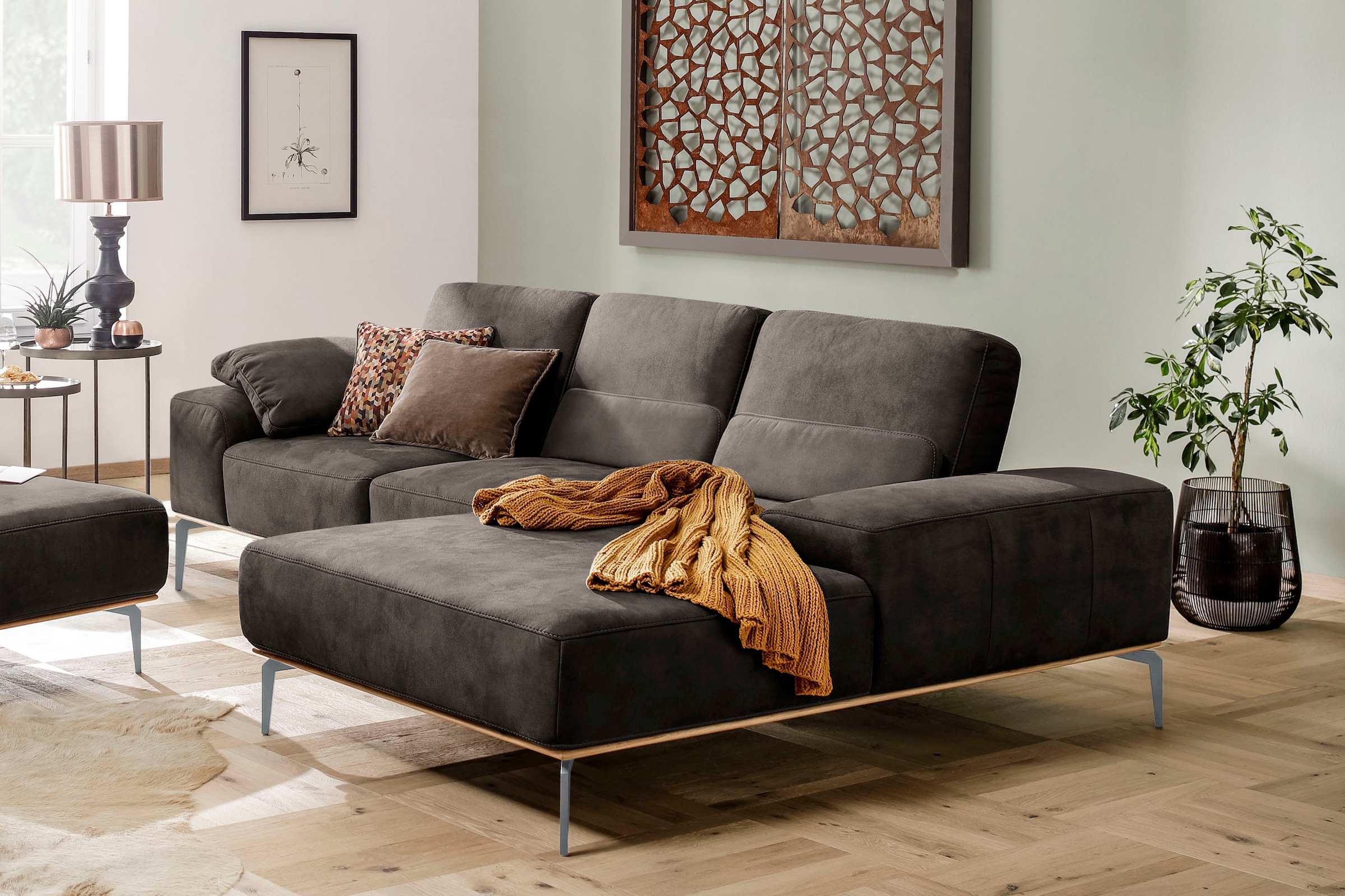 W.SCHILLIG Ecksofa "run, Designsofa mit tollem Sitzkomfort, bequem, L-Form" mit elegantem Holzsockel, Füße in Silber matt, Breite 279 cm