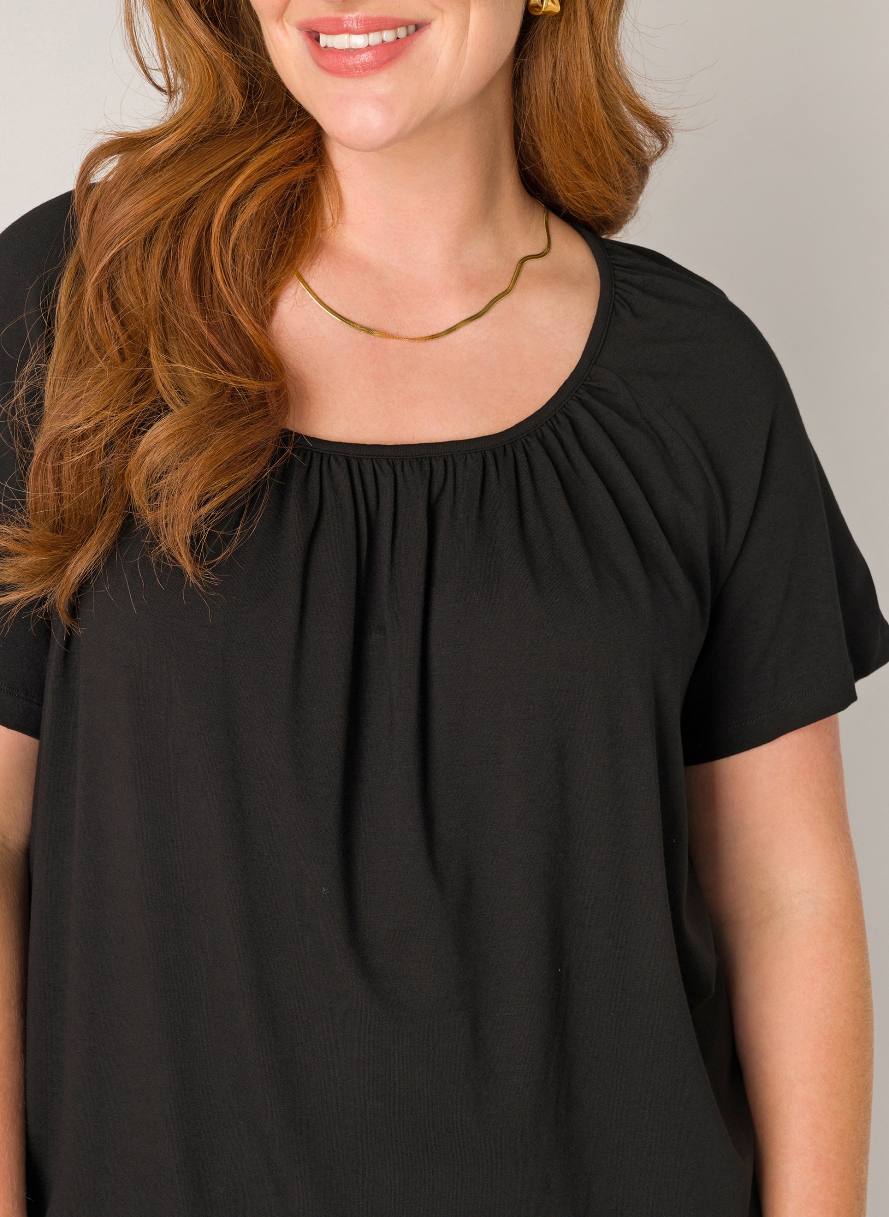Thumbnail - Base Level Curvy Ballonshirt "Yoni", mit gerafftem Rundhalsausschnitt