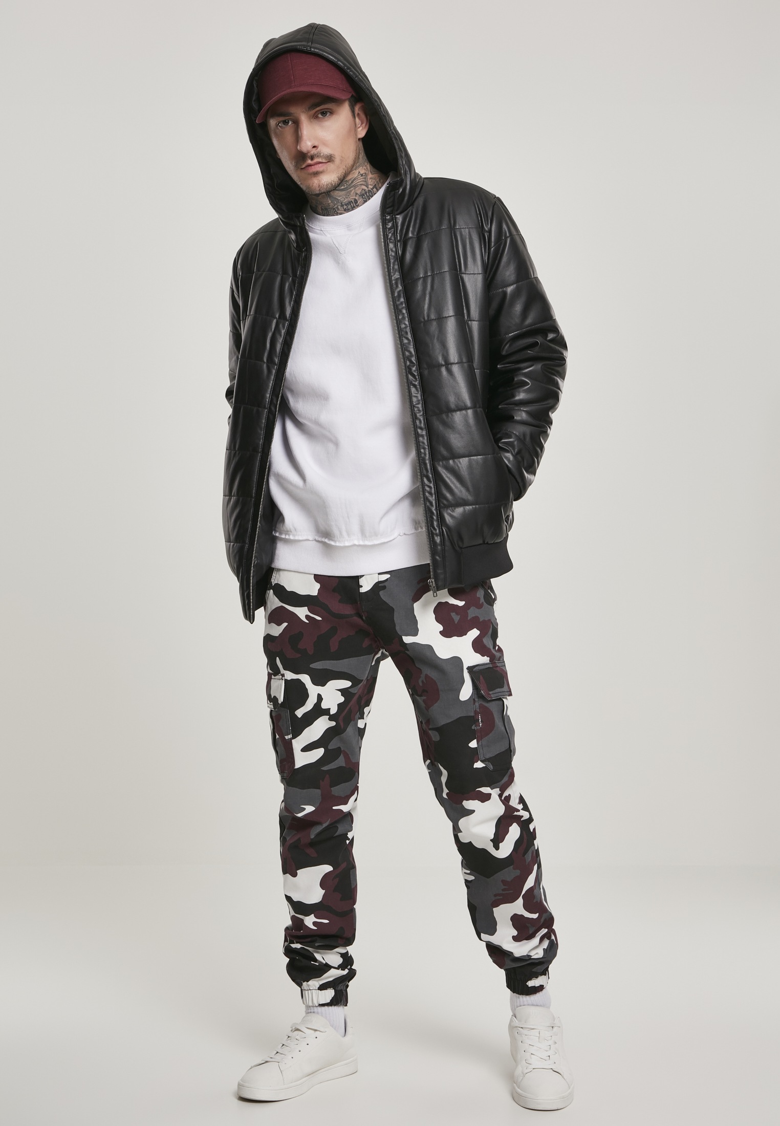 URBAN CLASSICS Winterjacke »Urban Classics Herren Hooded Faux Leather Bubble Jacket«, (1 St.)