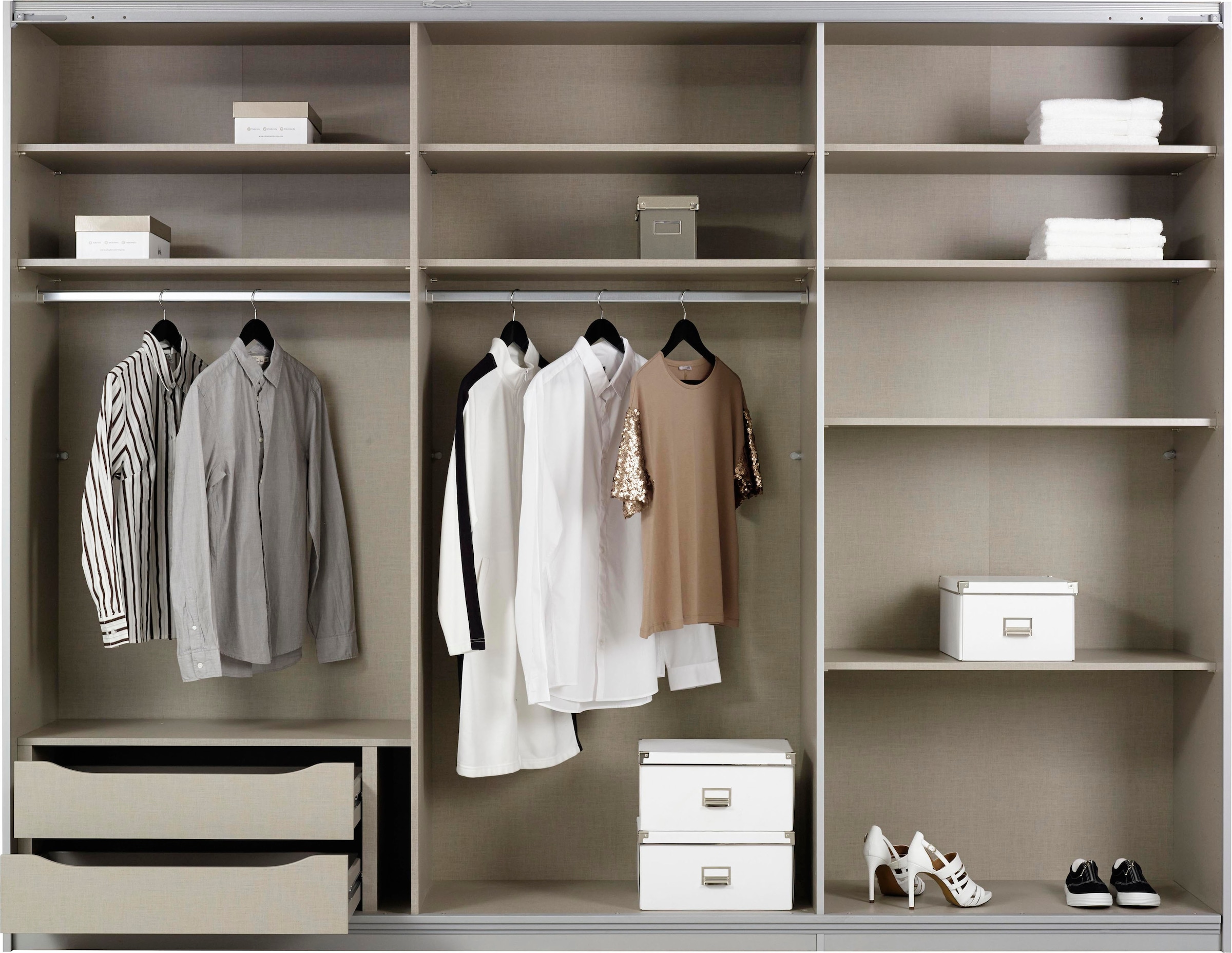rauch Schwebetürenschrank »Kleiderschrank Schrank Garderobe Schlafzimmerschrank TUBONA«, mit umfangreicher Innenausstattung und Passepartout MADE IN GERMANY