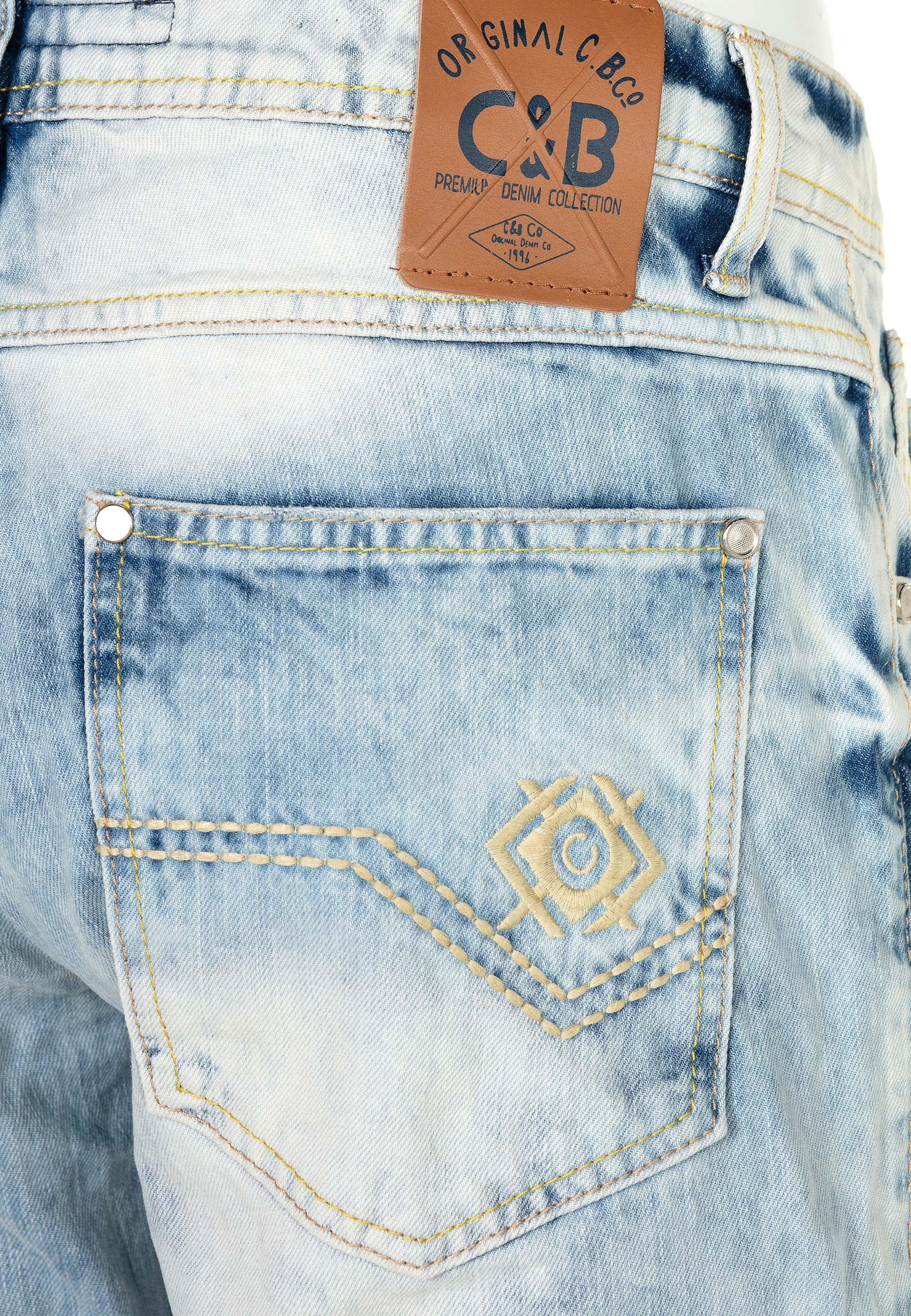 Cipo & Baxx Bequeme Jeans, mit schmalem Saum in Straight Fit