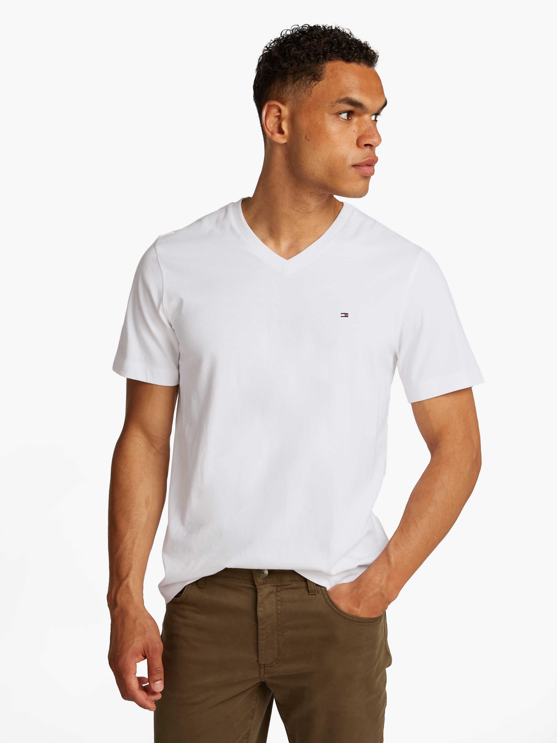 Tommy Hilfiger V-Shirt "ESSENTIAL V-NECK TEE mit V-Ausschnitt und Markenlab günstig online kaufen