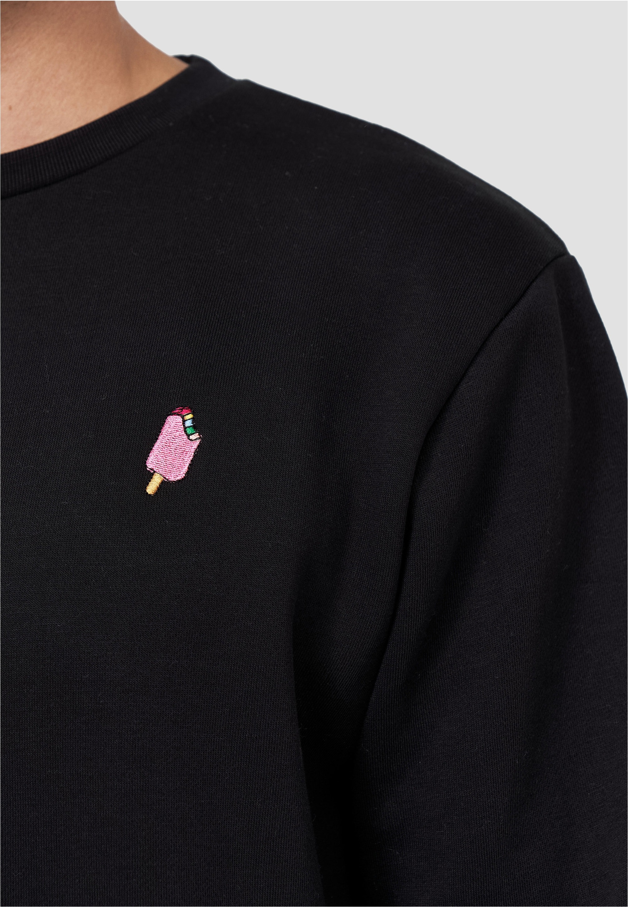 MIKON Sweatshirt, im zeitlosen Design