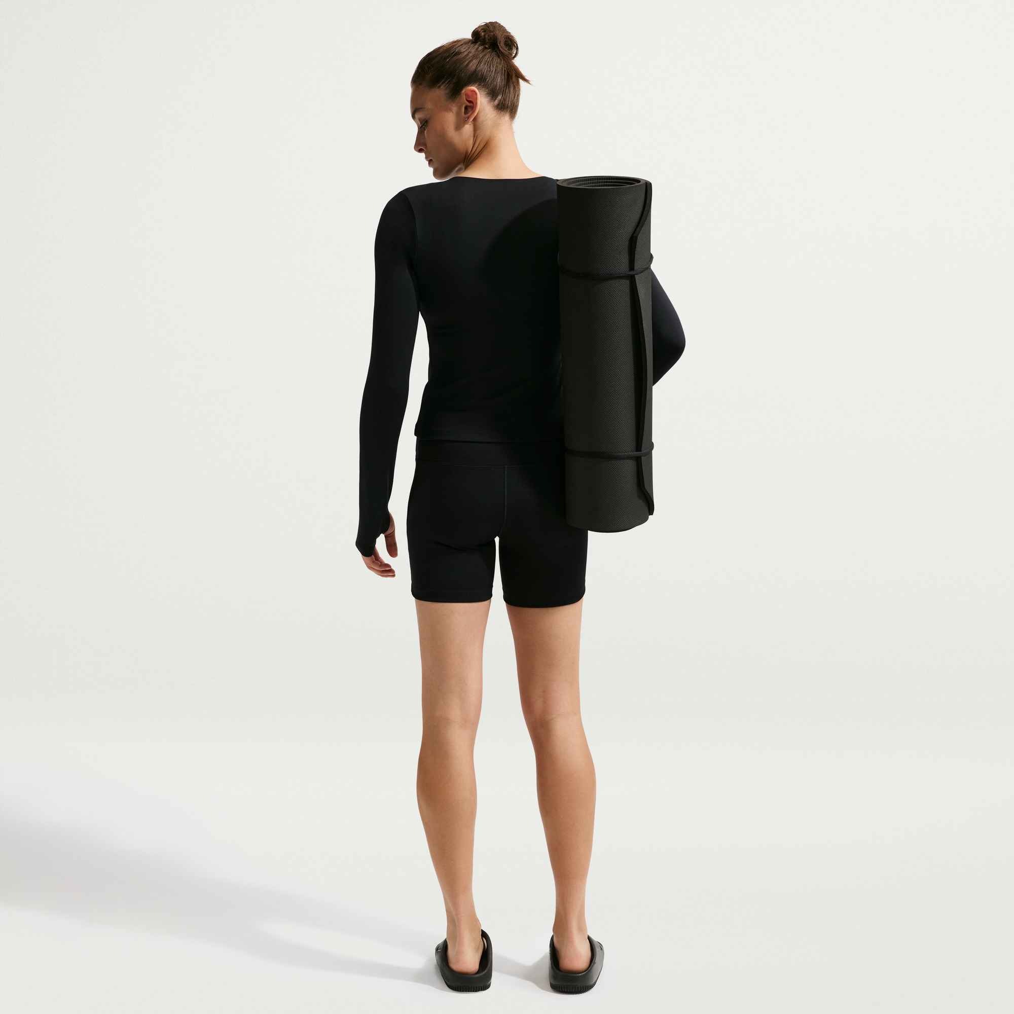 Nike Trainingstights »W NK DF ONE 5IN SHRT USM GLS«  schnell trocknendes Material, sportlicher Stil