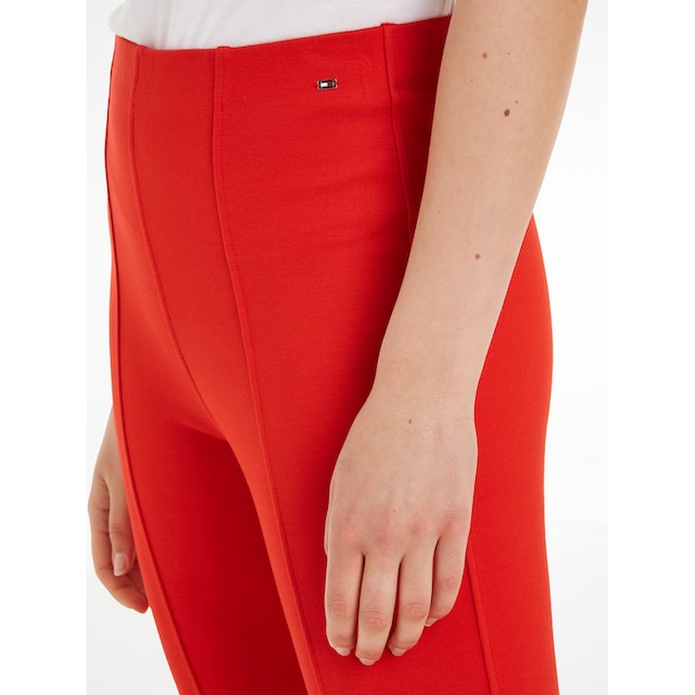 Tommy Hilfiger Strickhose »SLIM ELEVATED KNITTED PANT«, mit Metall- Markenlabel für bestellen | BAUR