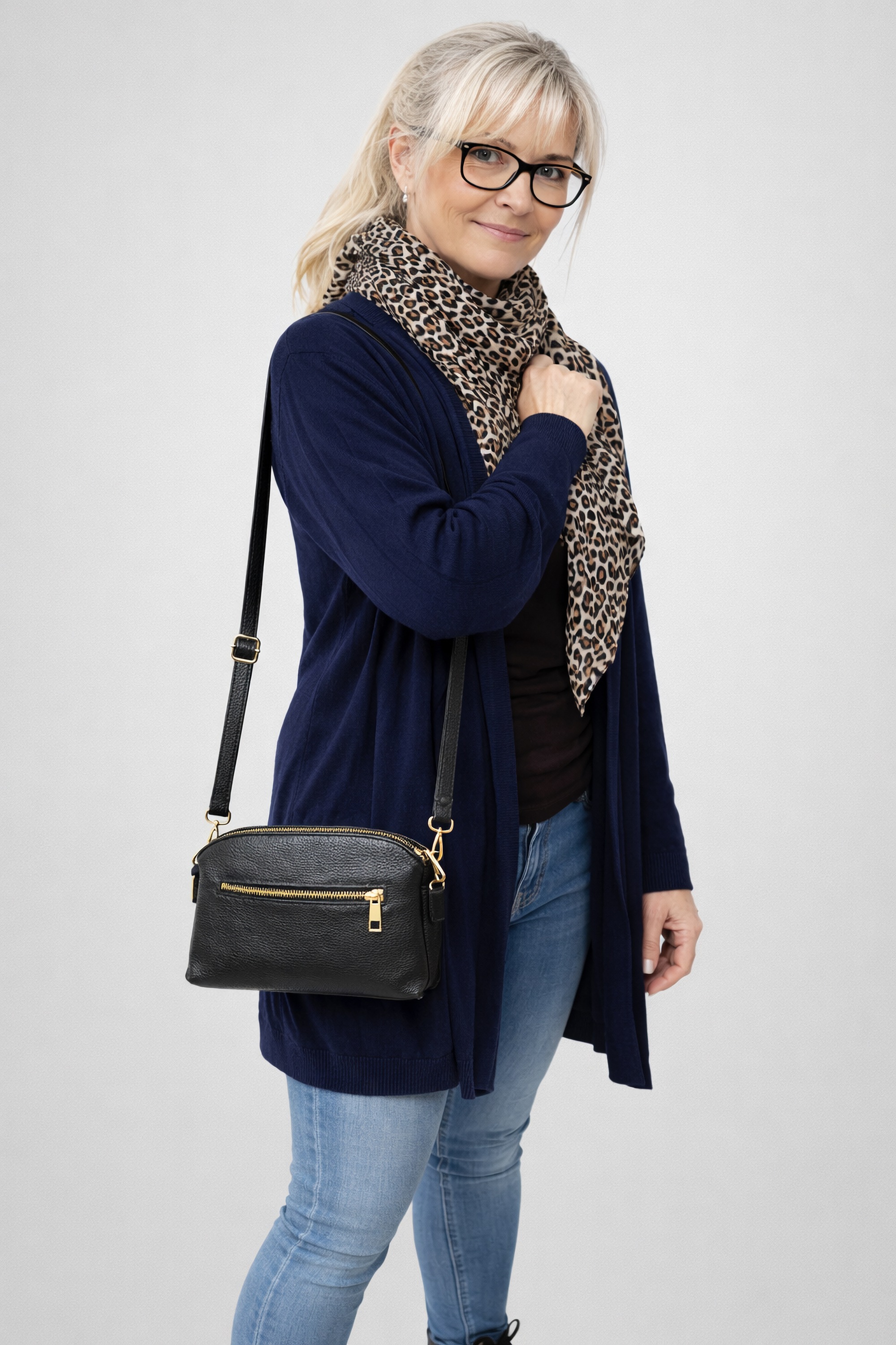 COLLEZIONE ALESSANDRO Umhängetasche »Wien« aus echtem Leder, mit separaten Fächern