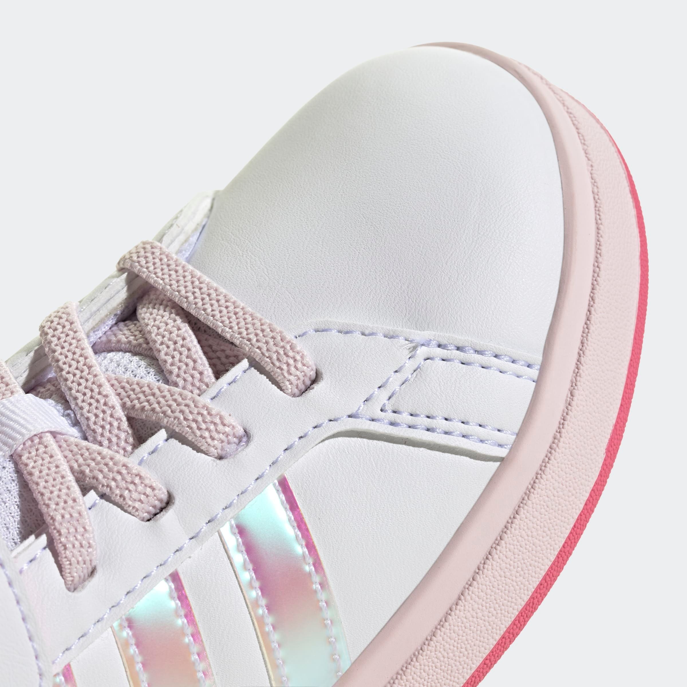 adidas Sportswear Klettschuh »GRAND COURT 2.0 KIDS«, Design auf den Spuren des adidas Superstar