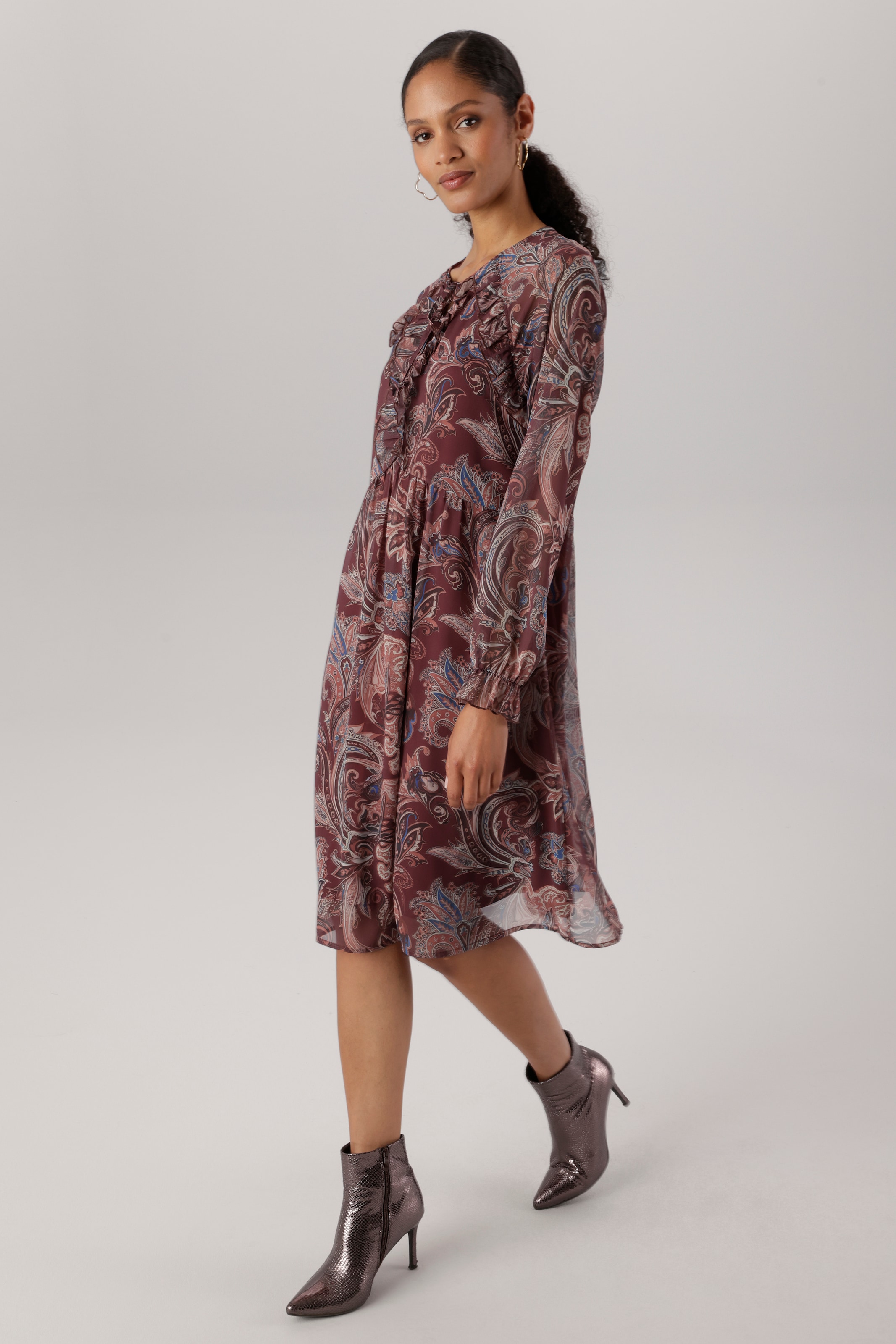 Aniston SELECTED Chiffonkleid mit Volants entlang des Ausschnitts und den Ärmeln - NEUE KOLLEKTION