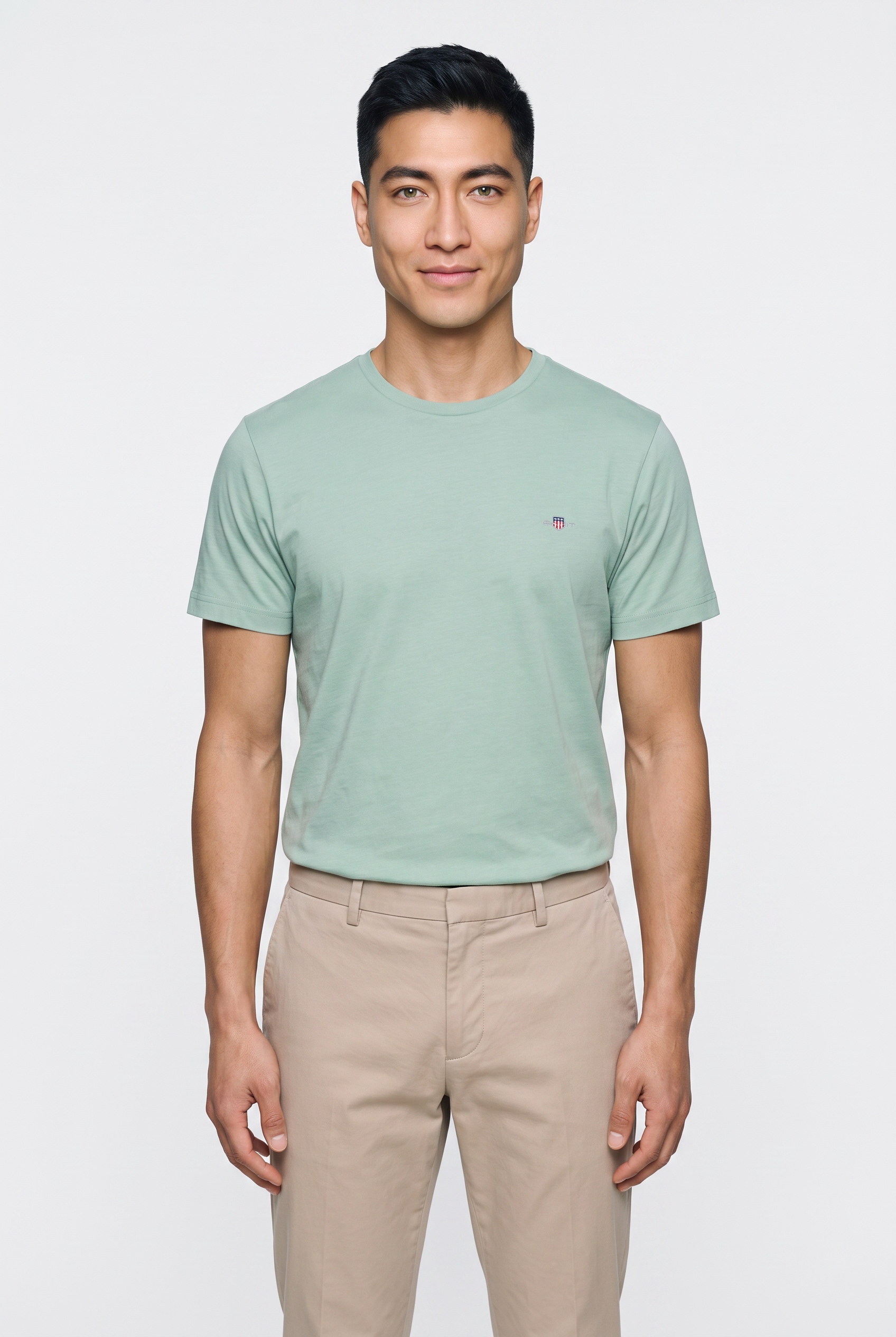 Gant T-Shirt "SLIM SHIELD SS T-SHIRT" mit Logostickerei auf der Brust