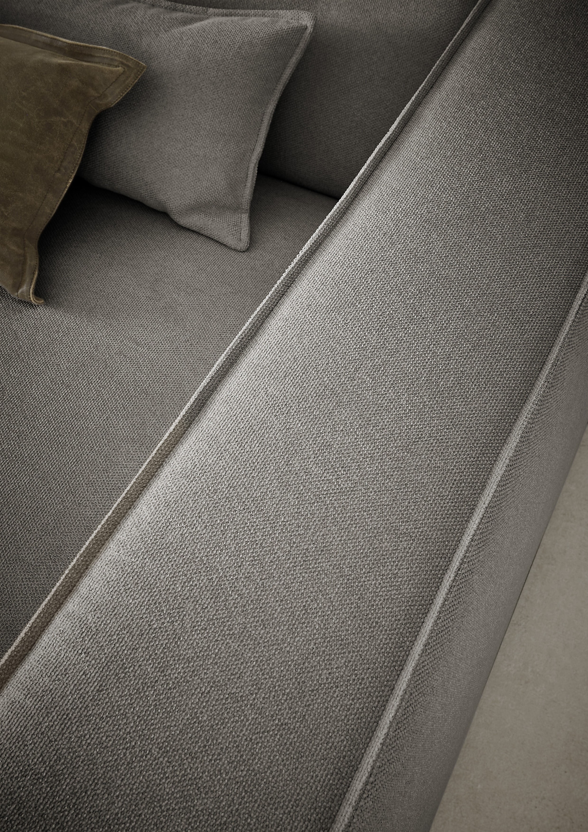 LeGer Home by Lena Gercke Ecksofa »PIARA XXL, Big-Sofa in Cord oder Leinenoptik, L-Form, mit Kedernaht«, wahlweise Ottomane rechts/links, schwarze Füße, extra tiefe Sitzfläche