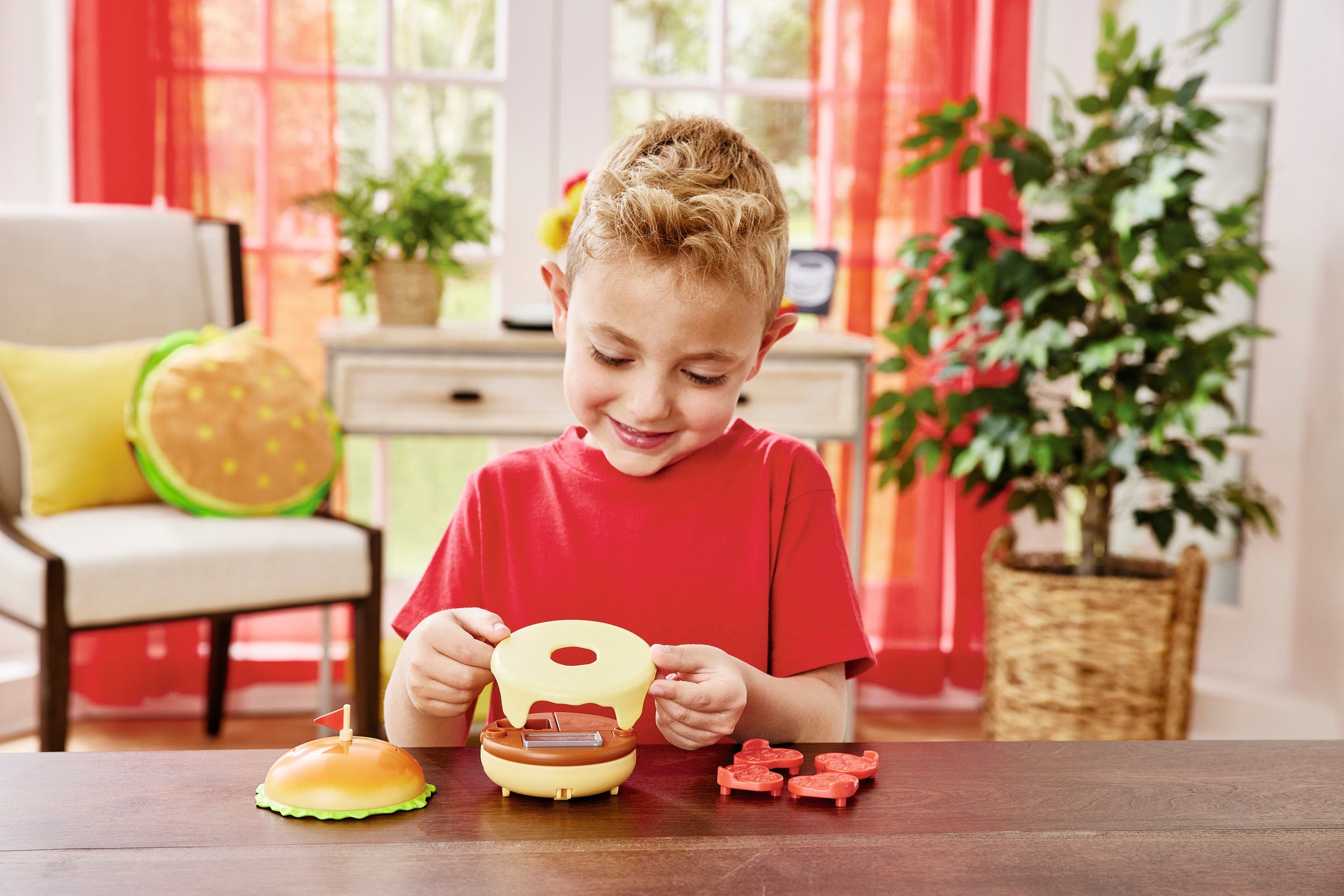Sylvanian Families Spielwelt »Mobiler Hamburger Imbiss mit Figur«