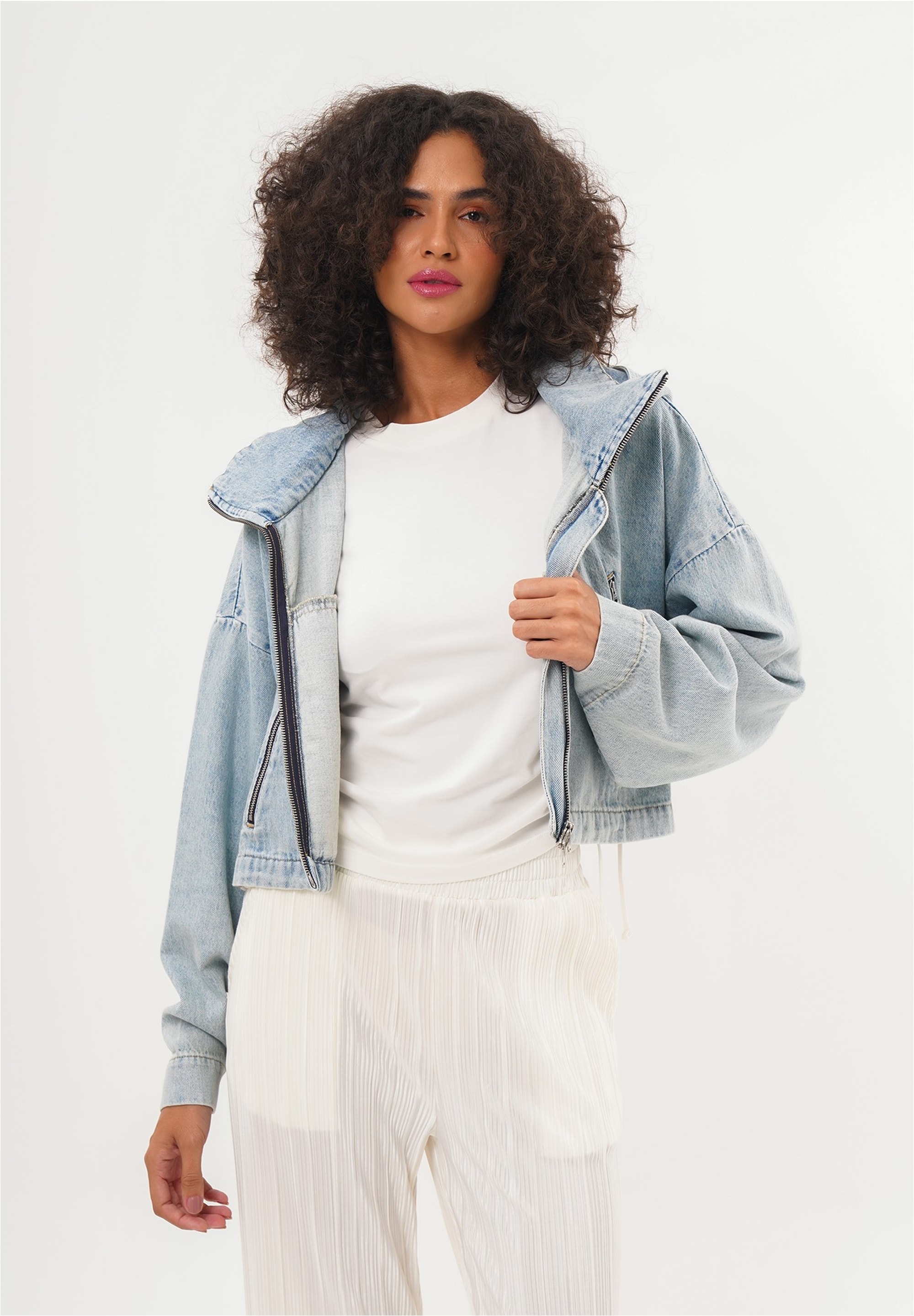 freshlions Jeansjacke »Juliana«, im kuscheligen Design mit Kapuze