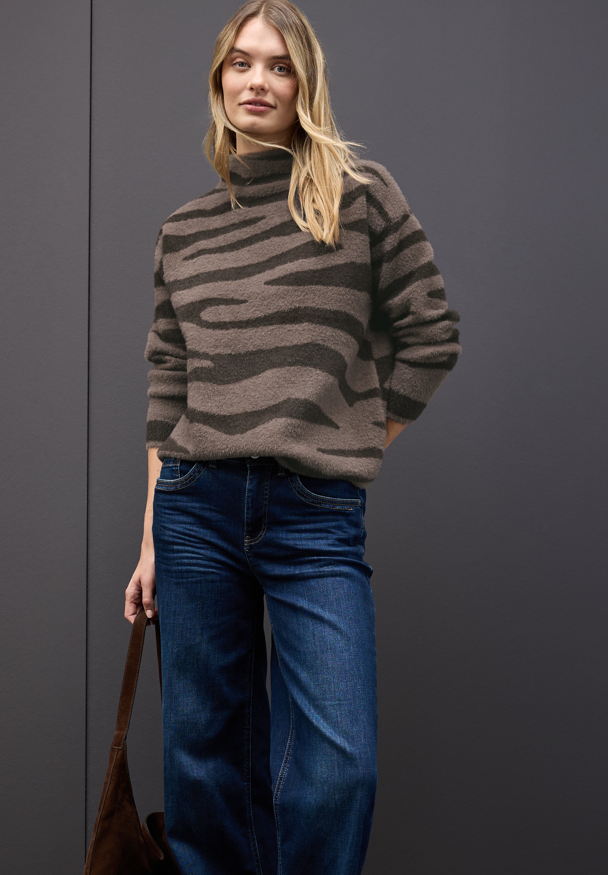 STREET ONE Strickpullover, mit Animal Print, bequeme Passform