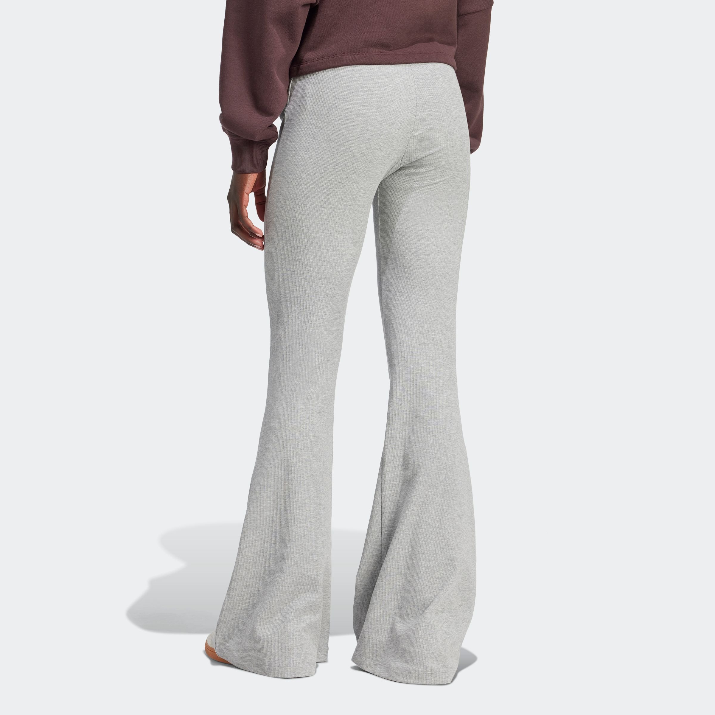 adidas Originals "ESS FL LEGGINGS" mit ausgestelltem Bein und Ripp Optik, h günstig online kaufen