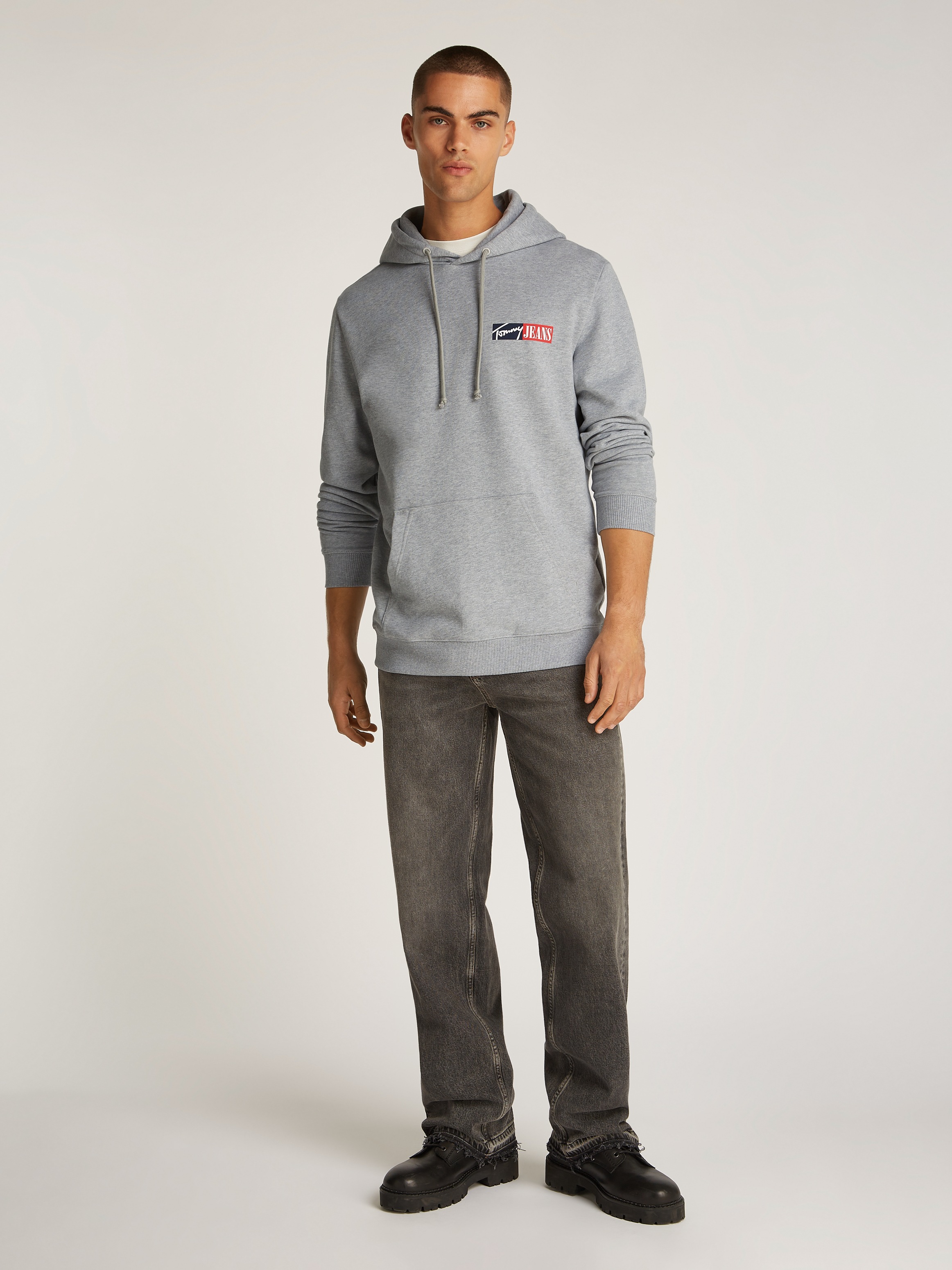 Tommy Jeans Hoodie »TJM REG ENTRY GRAPHIC HOODIE EXT«, mit Logo