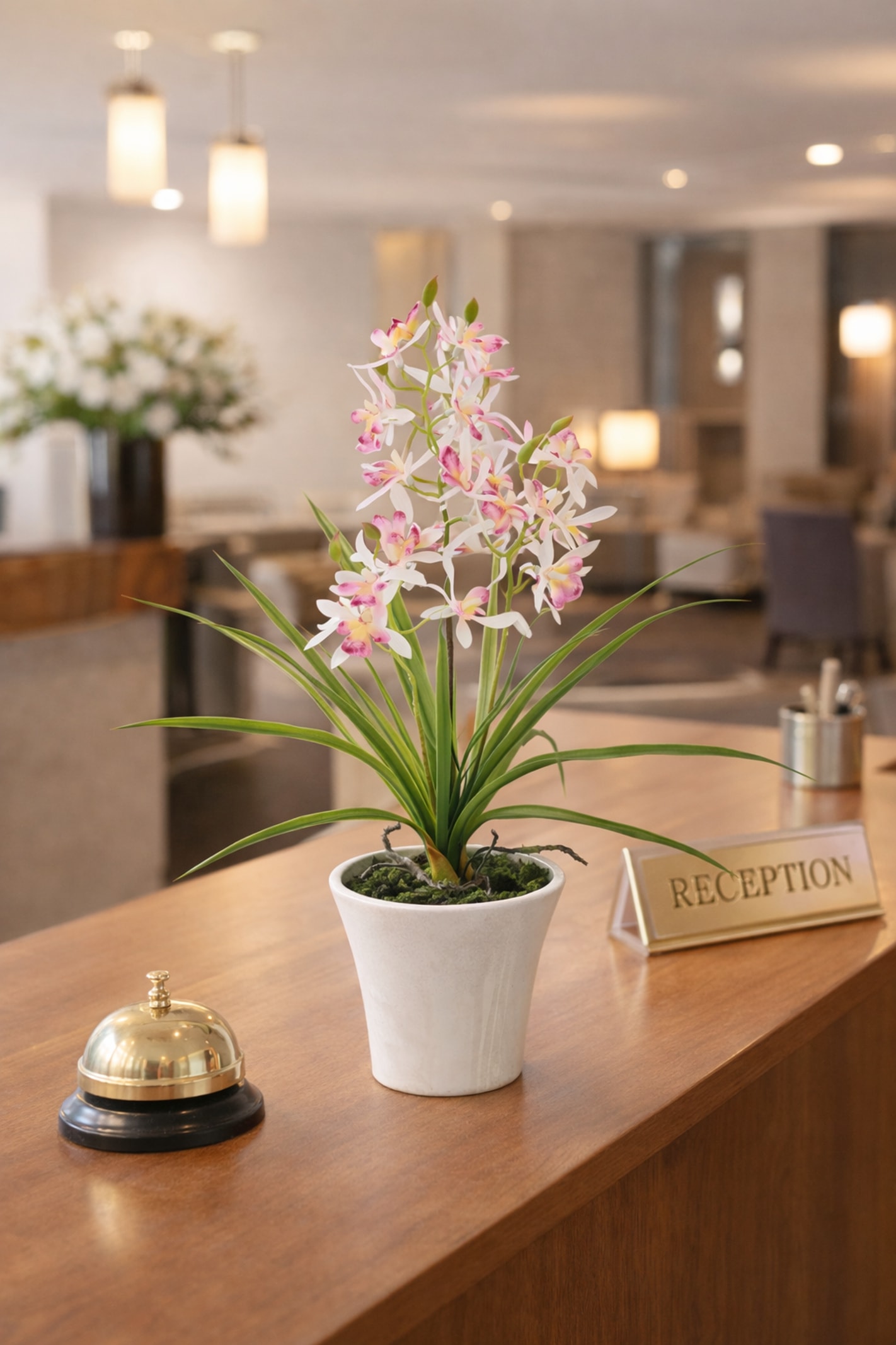 I.GE.A. Kunstorchidee »Künstliche Orchidee mit Topf« Dekoblume Kunstblume 40cm mit Blätter und Luftwurzeln im Topf Blume