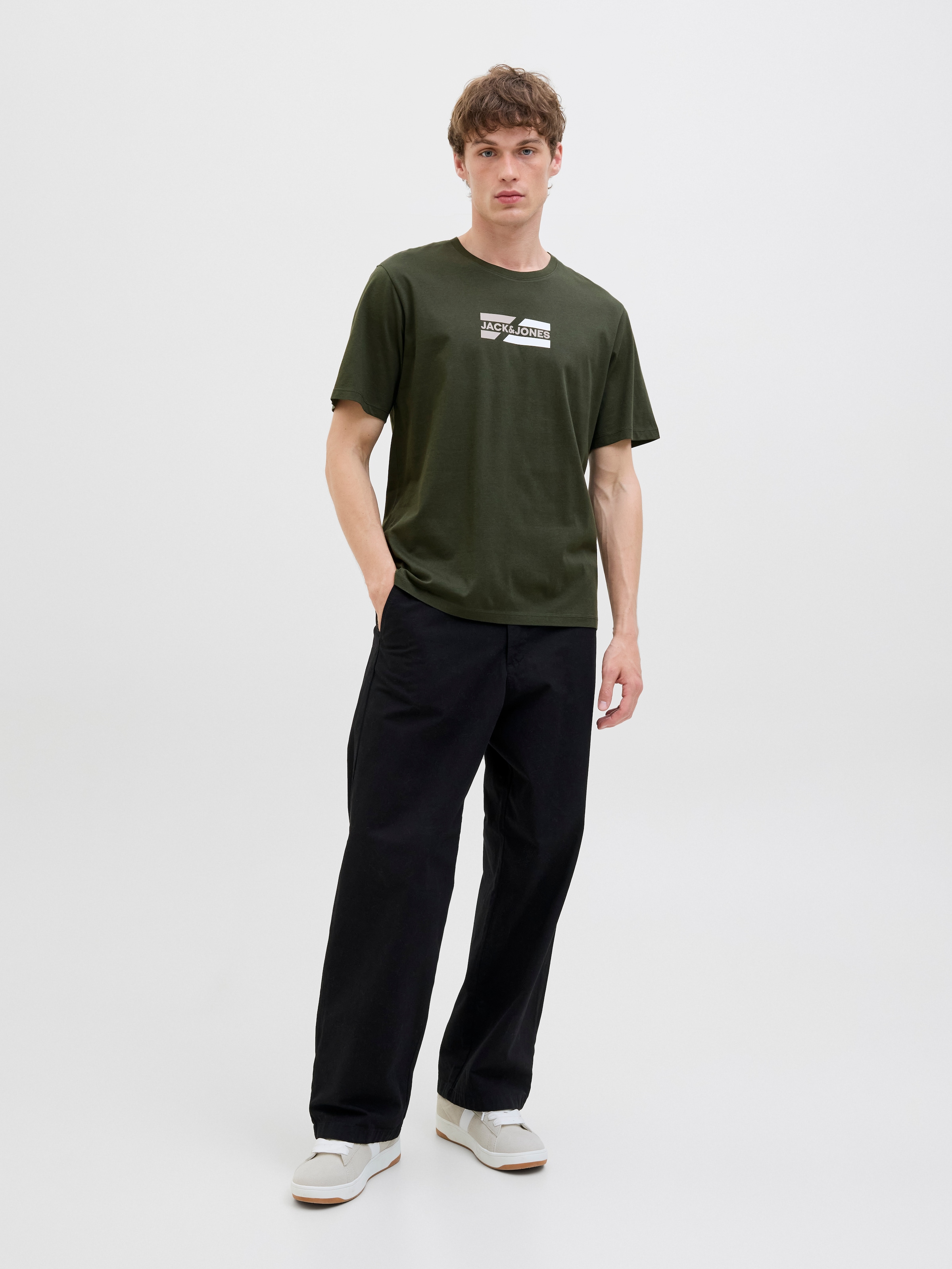 Jack & Jones Rundhalsshirt »JJECORP GRAPHIC TEE SS O-NECK NOOS«, mit Logo Print