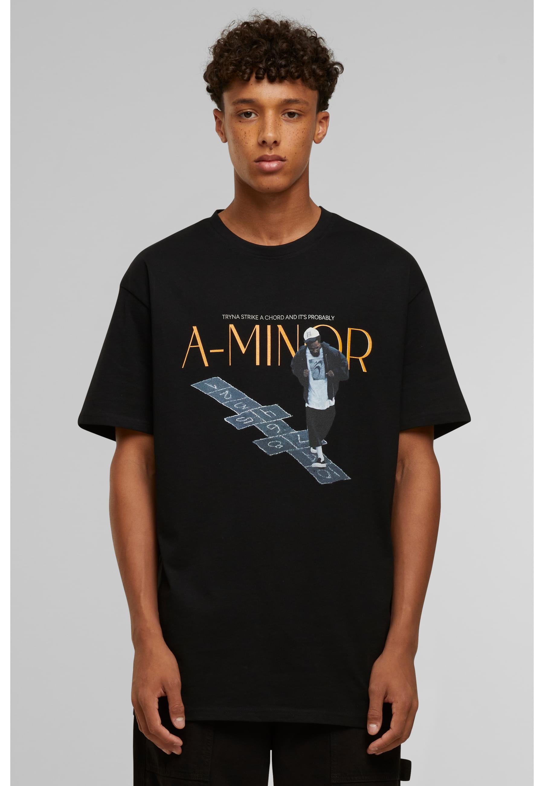 Upscale by Mister Tee T-Shirt »Upscale by Mister Tee A-Minor Oversize Tee«, (1 tlg.)