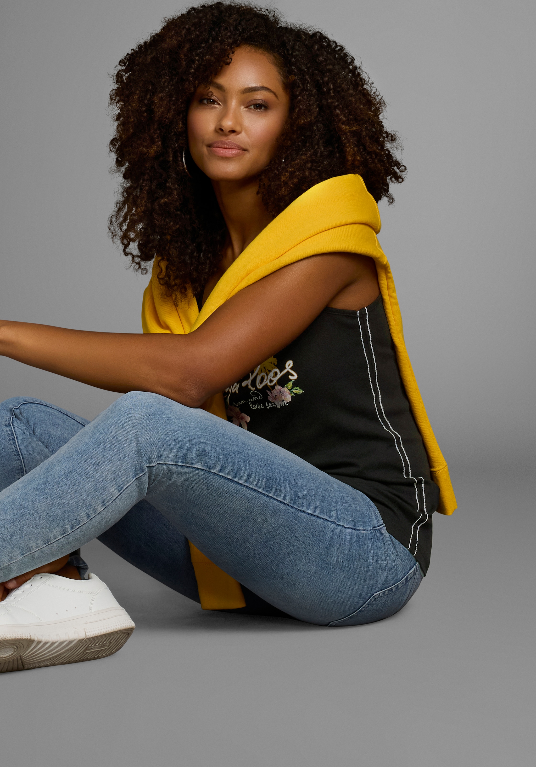 KangaROOS Tanktop, mit femininem Frontdruck