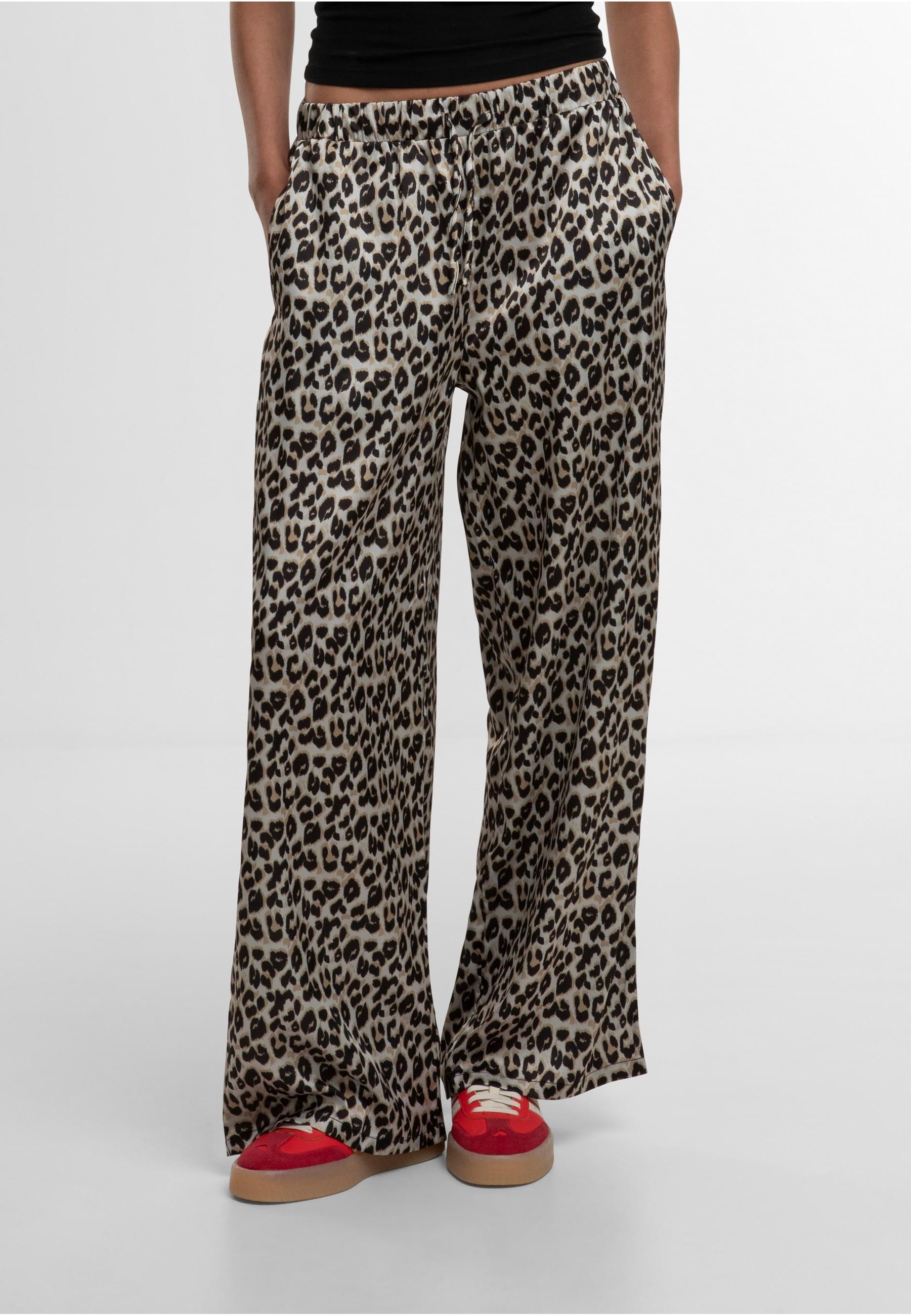 URBAN CLASSICS Stoffhose »Urban Classics Ladies Leo Resort Pants«, (1 tlg.)
