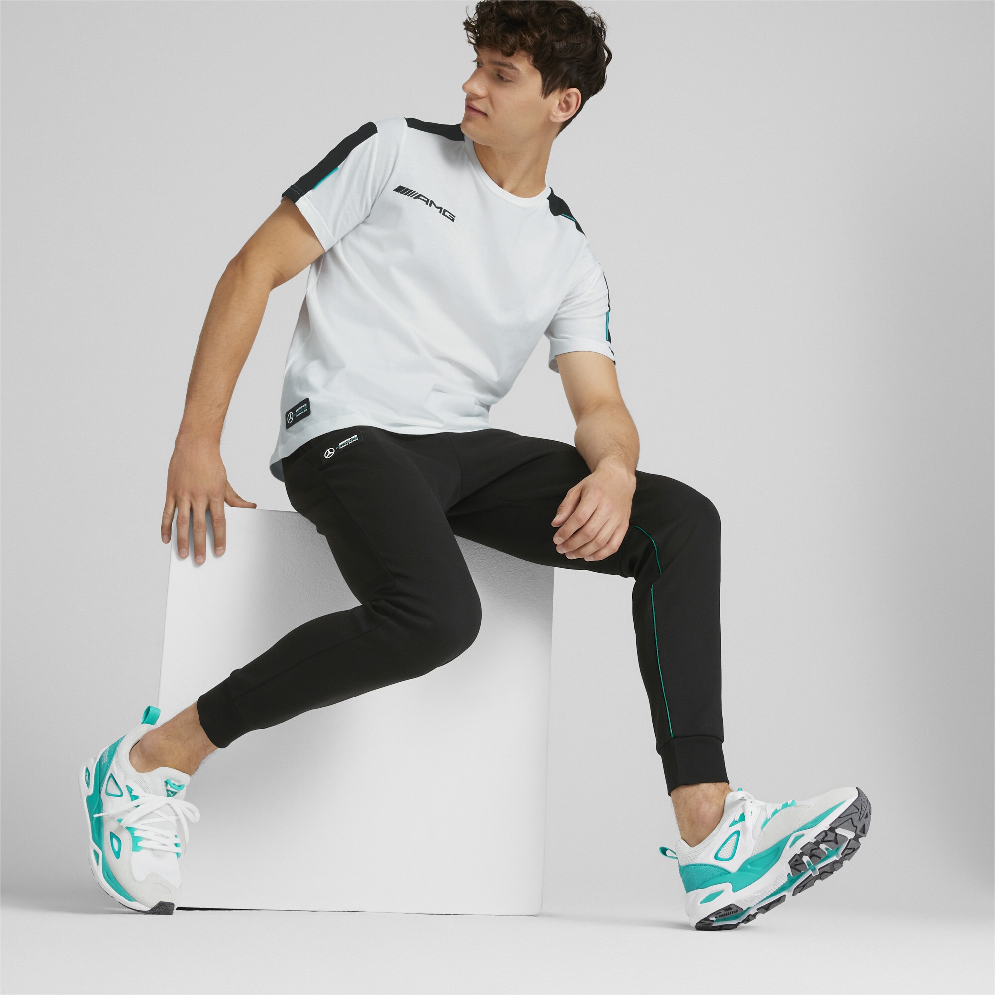 PUMA Trainingsshirt »Mercedes-AMG Petronas Motorsport Formel 1 MT7 T-Shirt Herren«