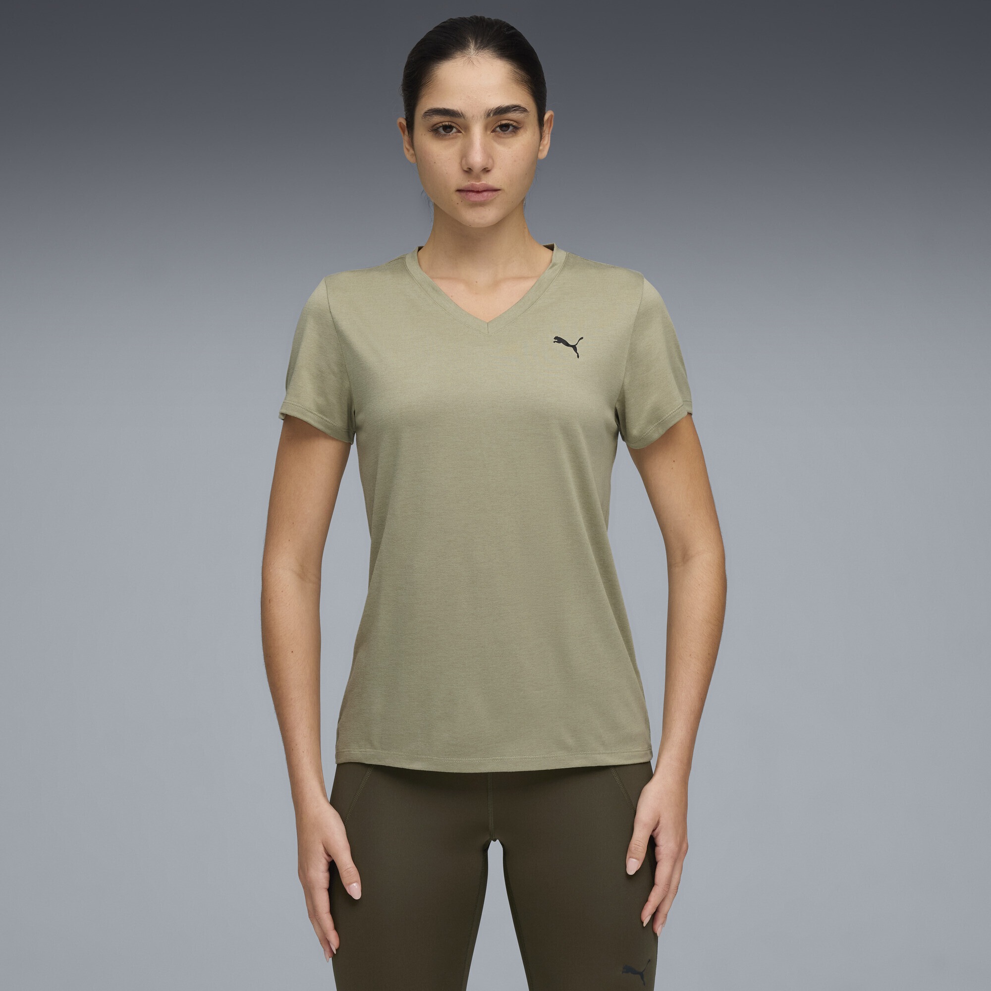 PUMA Trainingsshirt "TAD ESSENTIALS T-Shirt mit V-Ausschnitt Damen" günstig online kaufen
