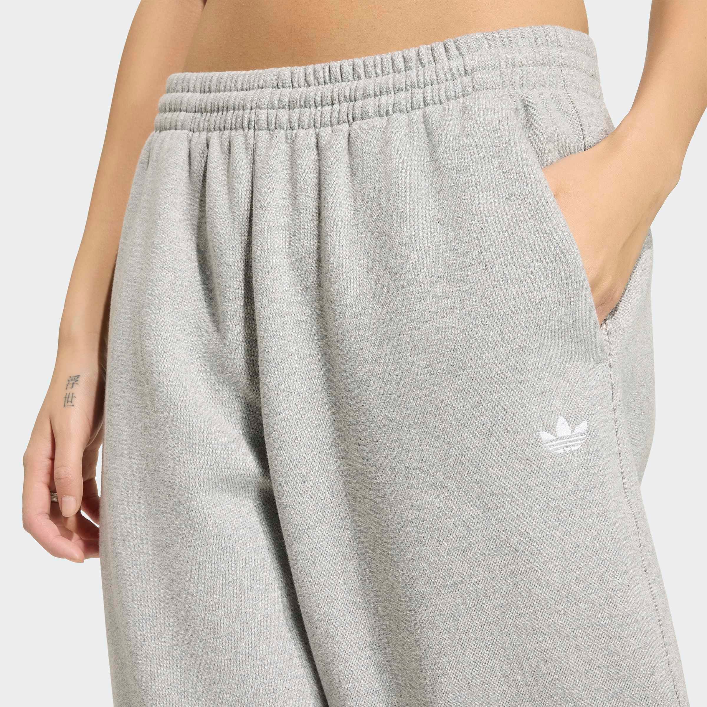 adidas Originals Sporthose »ESSENTIALS, LOCKERE PASSFORM«  mit Gummizug, für Erwachsene, aus Baumwolle, normale Weite