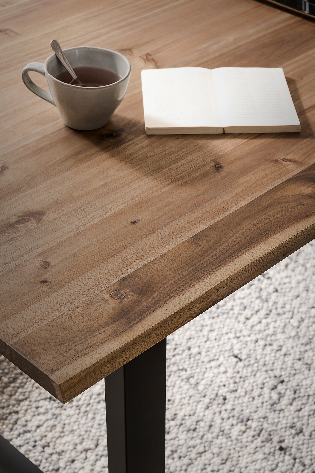 SalesFever Essgruppe »Essgruppe im schicken Stil« Set, 5 Stk. tlg. 5-teiliges Set: Tischplatte mit seidenmattem OSMO Hartwachs-Öl behande