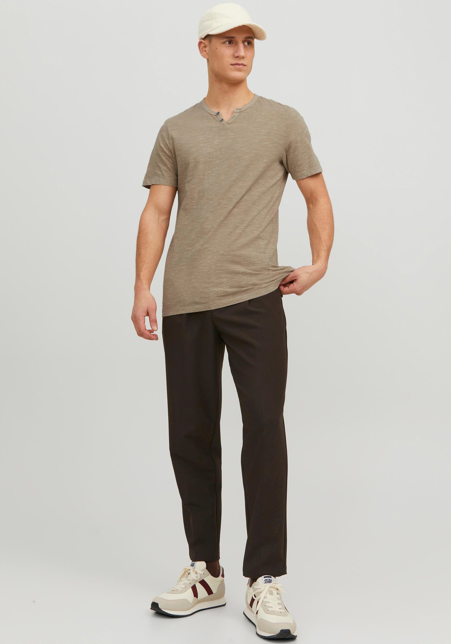 Jack & Jones T-Shirt »JJESPLIT NECK TEE SS NOOS«, mit V-Ausschnitt