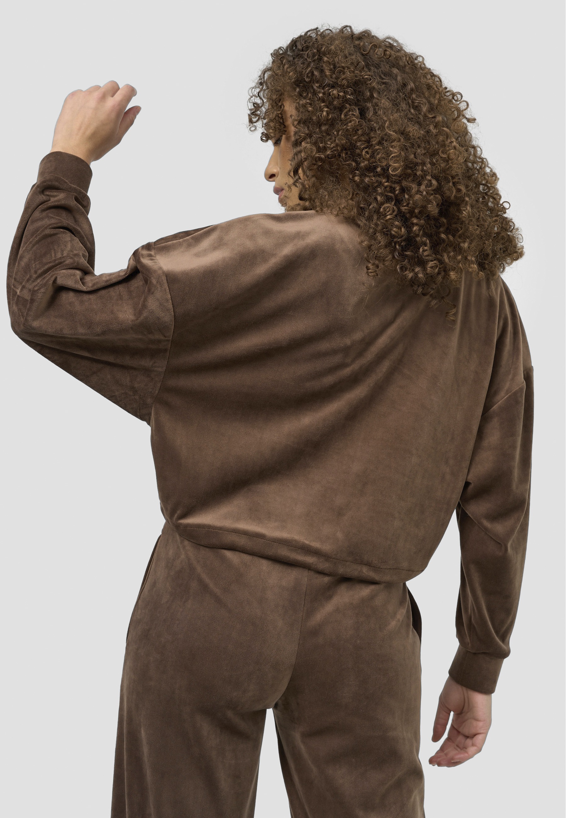 Karl Kani Sweater »Karl Kani Damen KW214-045-1 Signature Velvet Crop Crew brown«, 1 Stk.
