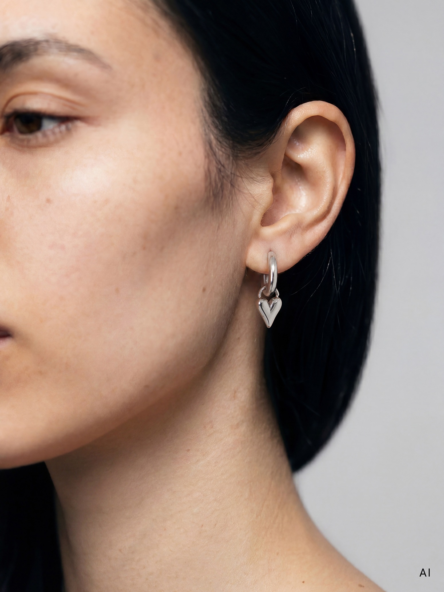 Tamaris Paar Creolen »Edelstahl Schmuck mit abnehmbaren Herz-Einhängern Edgy Heart«