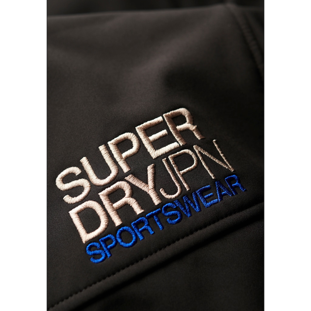 Superdry Softshelljacke »SD-HOODED SOFT SHELL TREKKER JKT«, mit Kapuze