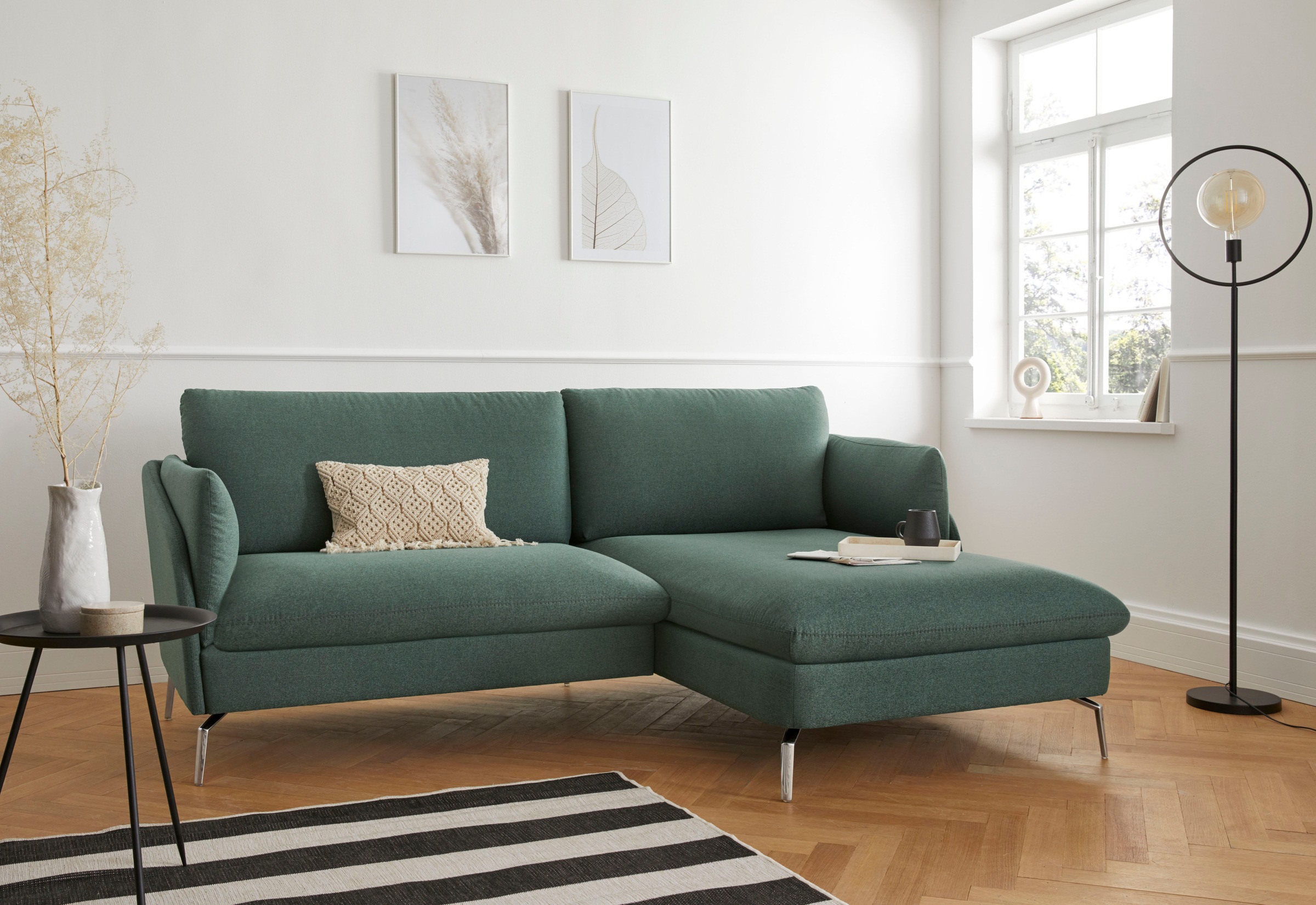 andas Ecksofa Hedda, mit Kettelnaht und Metall Füßen, Design by Morten Georgsen