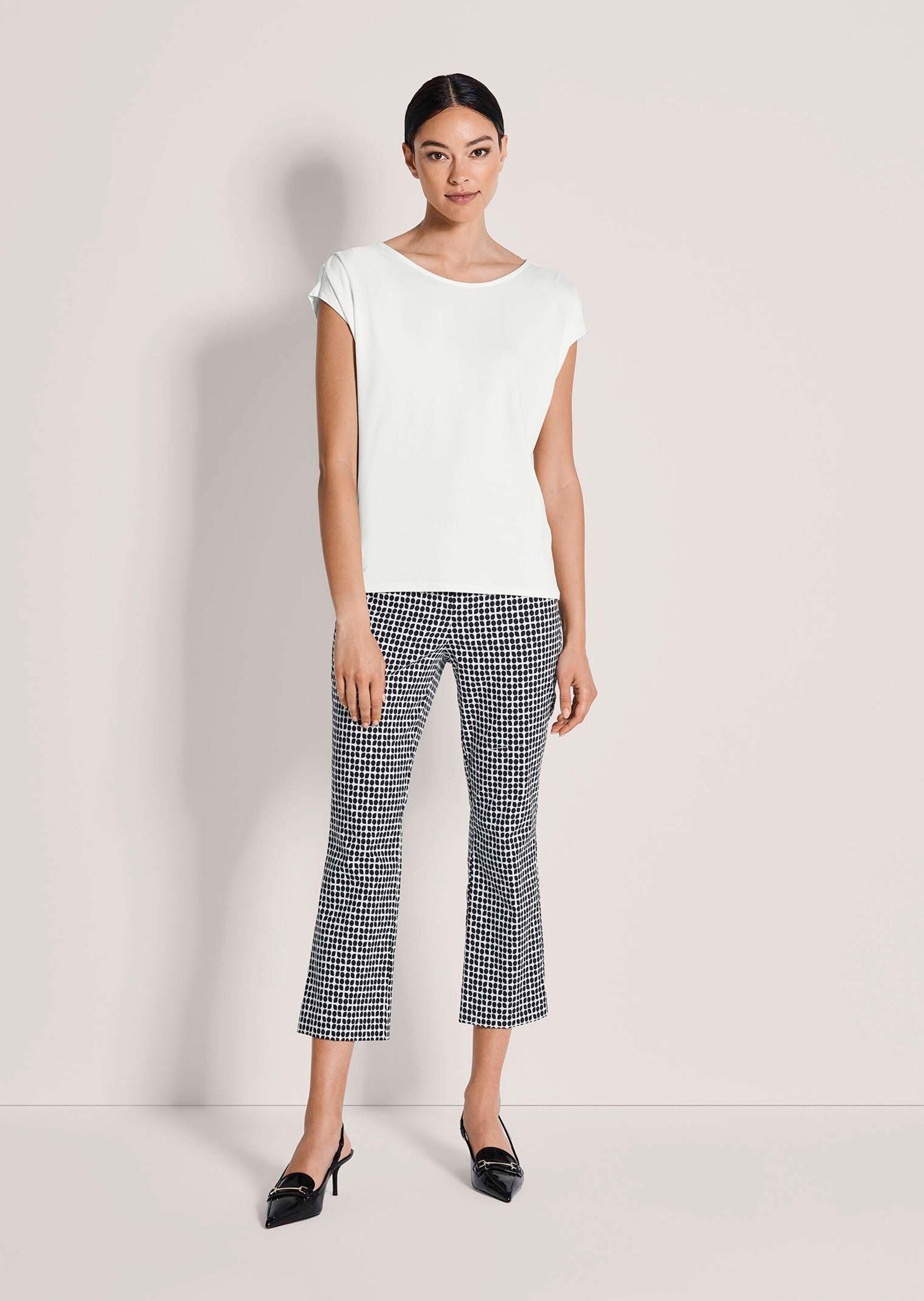 MADELEINE Kurzarmshirt »Jerseyshirt Basic-Shirt mit Rundhalsausschnitt« Überschnittene Schultern