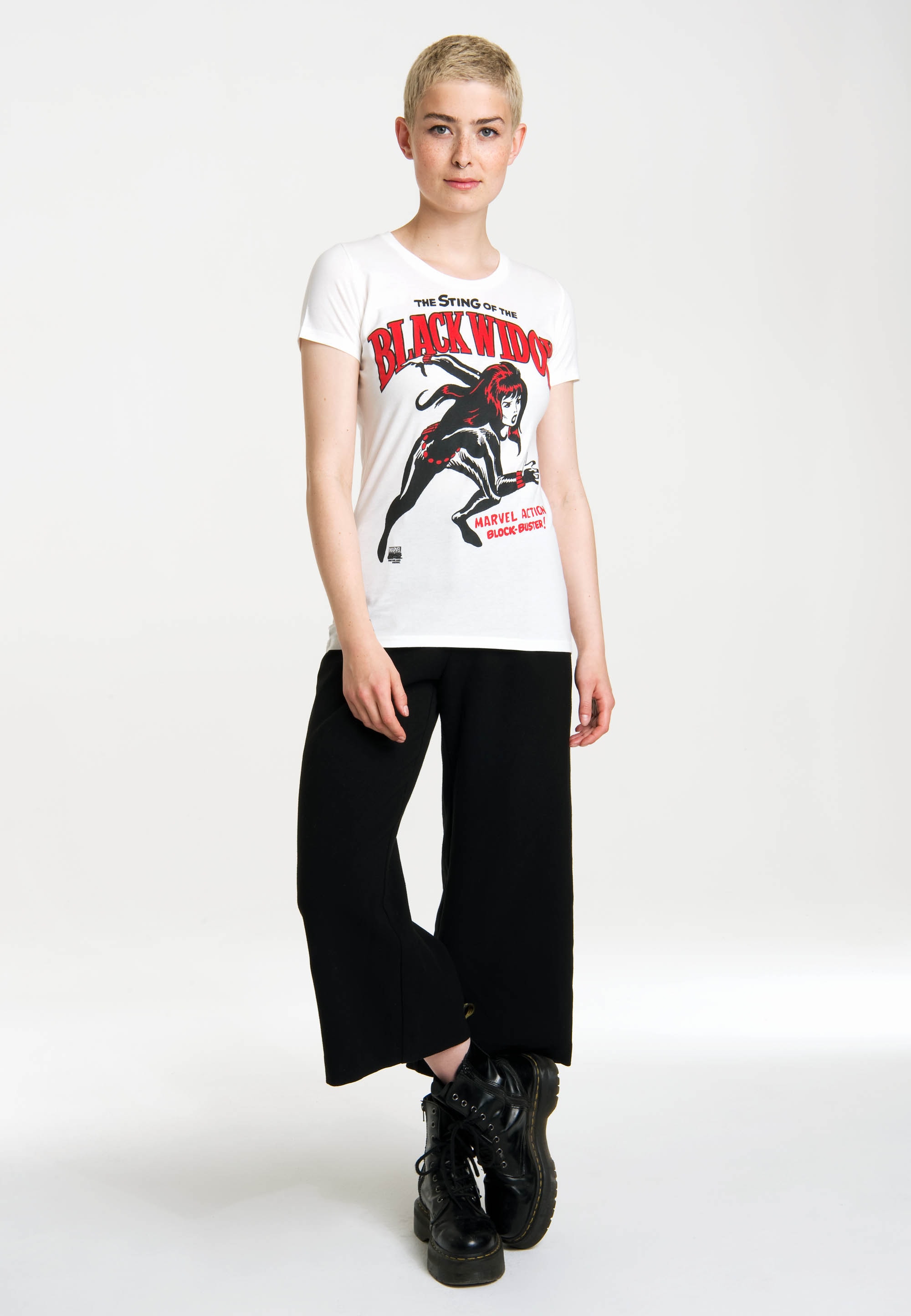 LOGOSHIRT T-Shirt »Black Widow«, mit Superheldinnen-Frontdruck