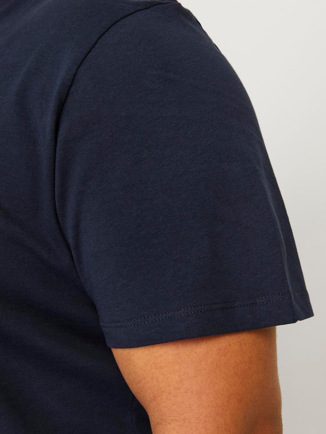 Thumbnail - Jack & Jones PlusSize T-Shirt "JJECALEB VARSITY TEE SS O-NECK NOOS PLS" mit Logobranding