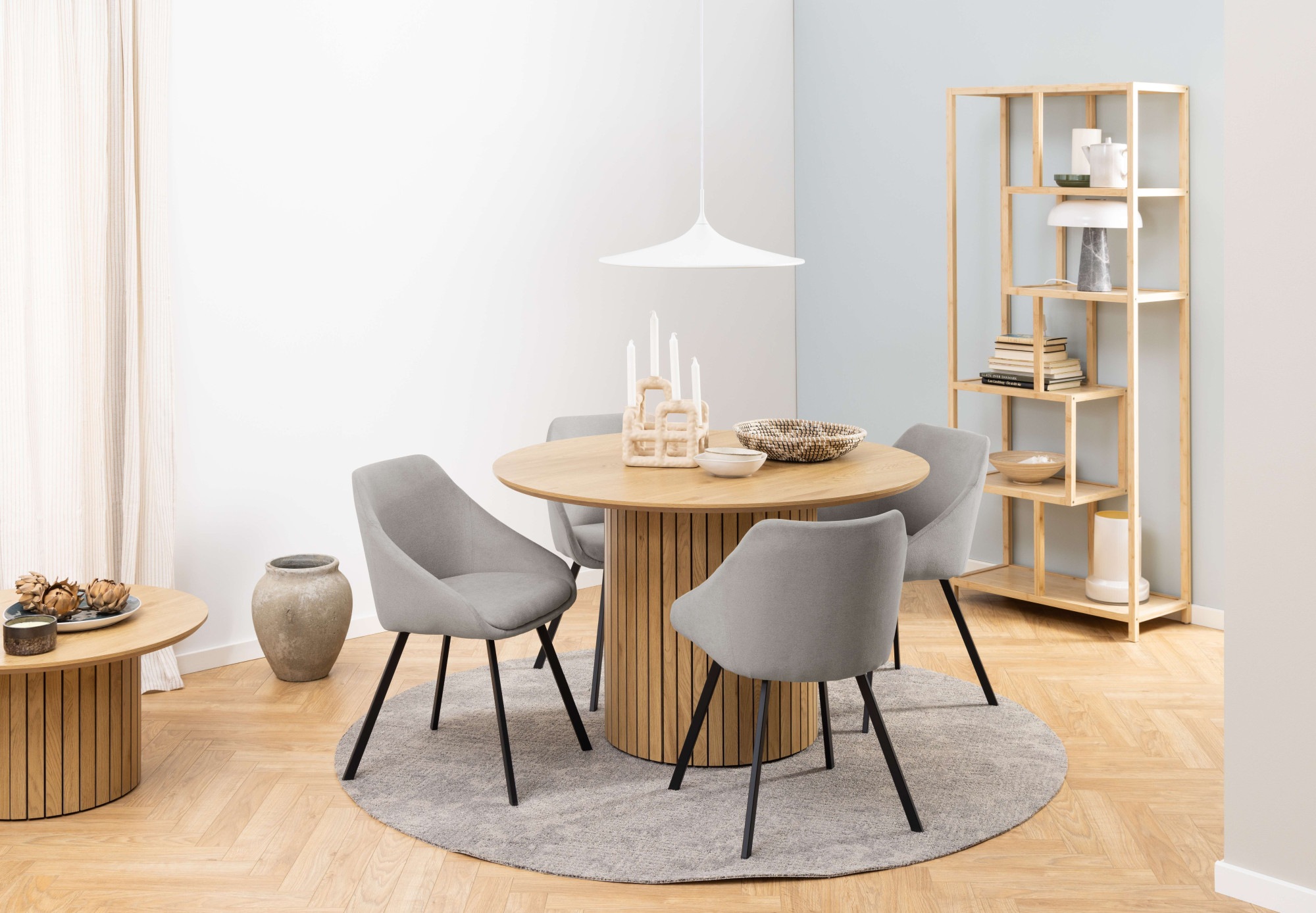 Yale Dining Table in Oak, Oak