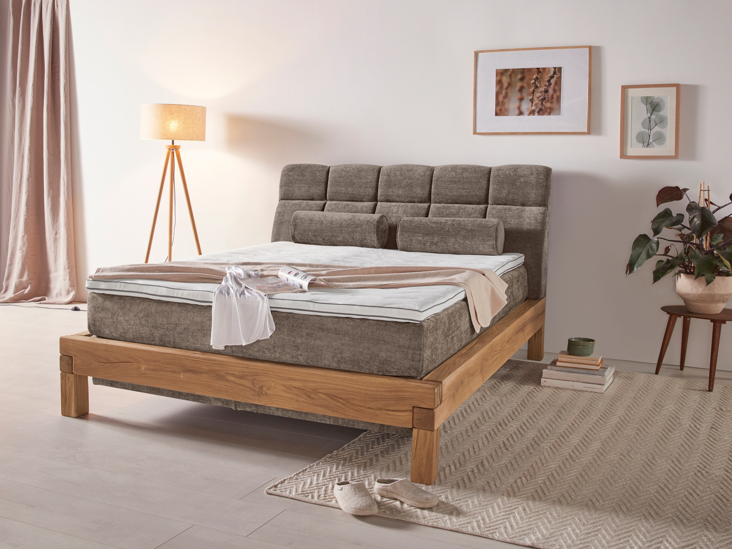 OTTO products Boxspringbett »Villads«, Liegefläche: 160/200 cm aus massiver Balkeneiche, Inside-Boxspring-Unterbau, recycelte Stoffe, mit neuem…