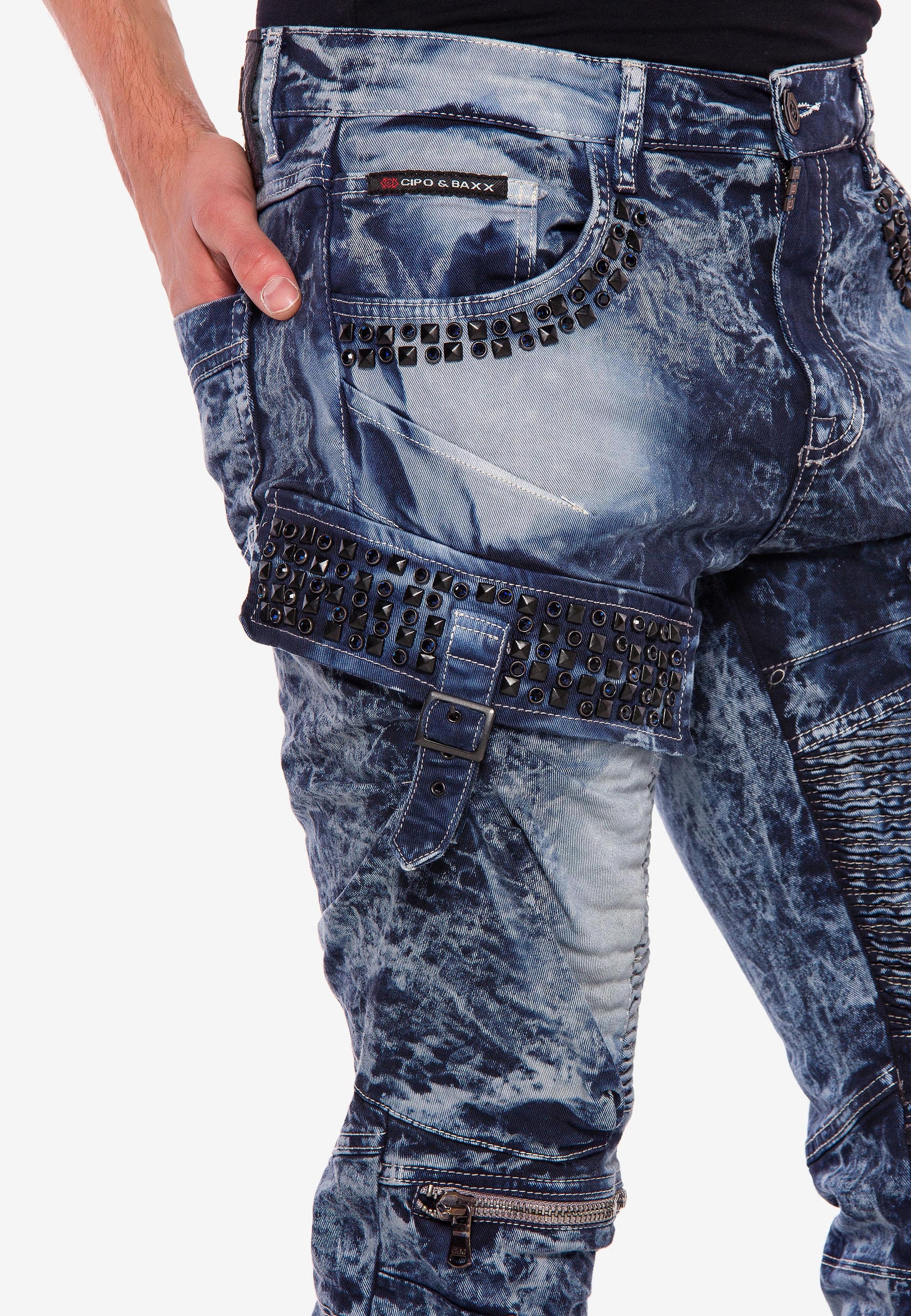 Cipo & Baxx Bequeme Jeans, mit Edelstein Taschen in Regular Fit