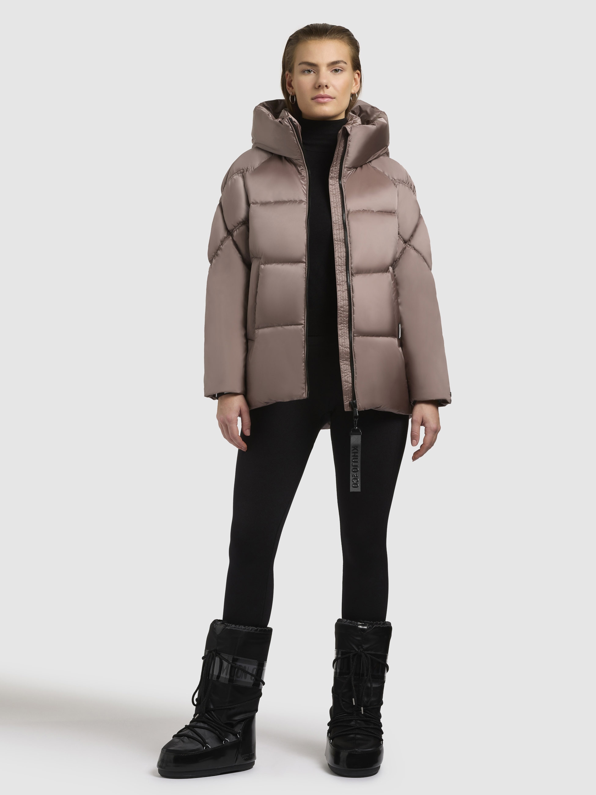 khujo Steppjacke »ISETT«, mit Kapuze