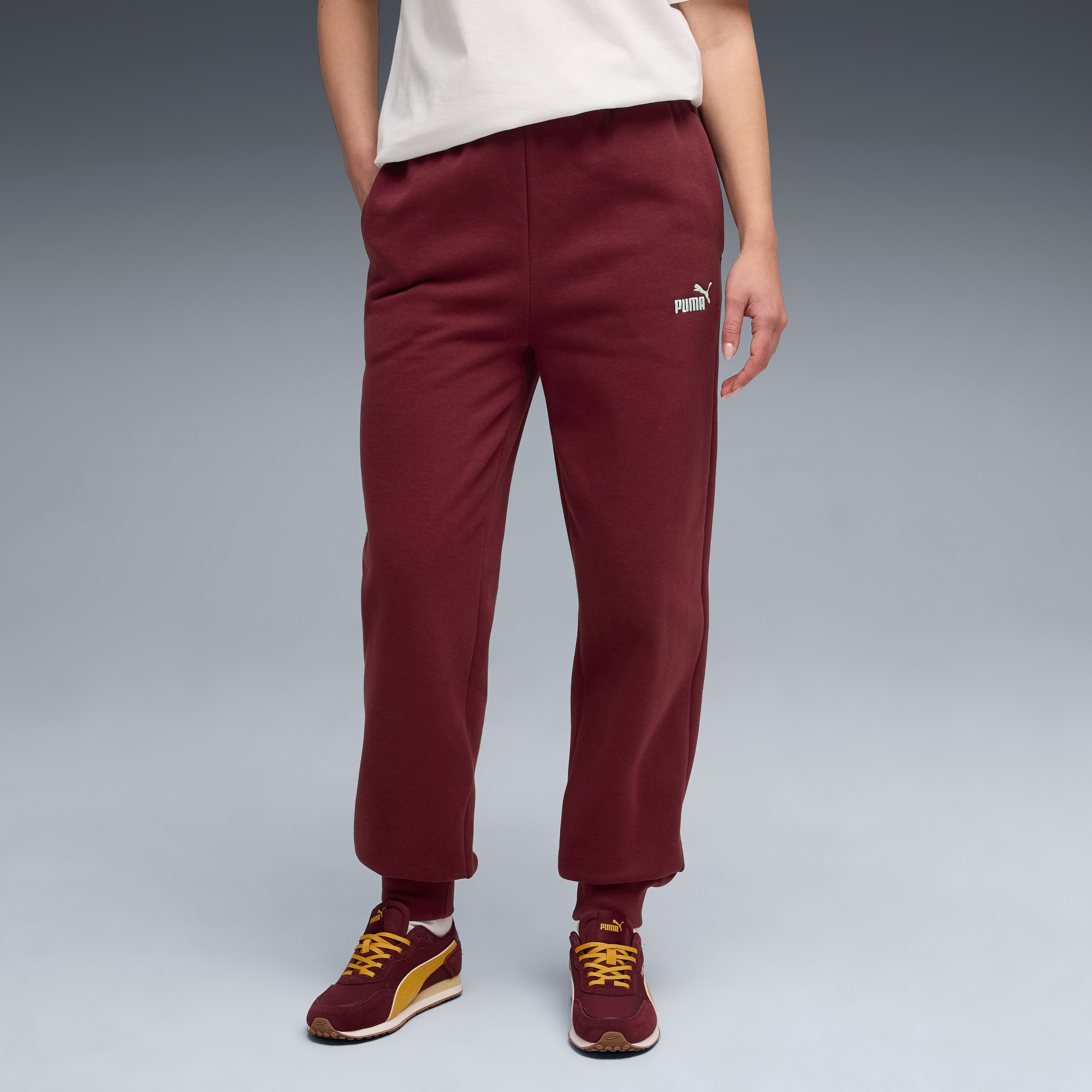 PUMA Trainingshose "ESS SMALL NO. 1 LOGO COMFORT SWEATPANTS CL FL (S)" mit günstig online kaufen