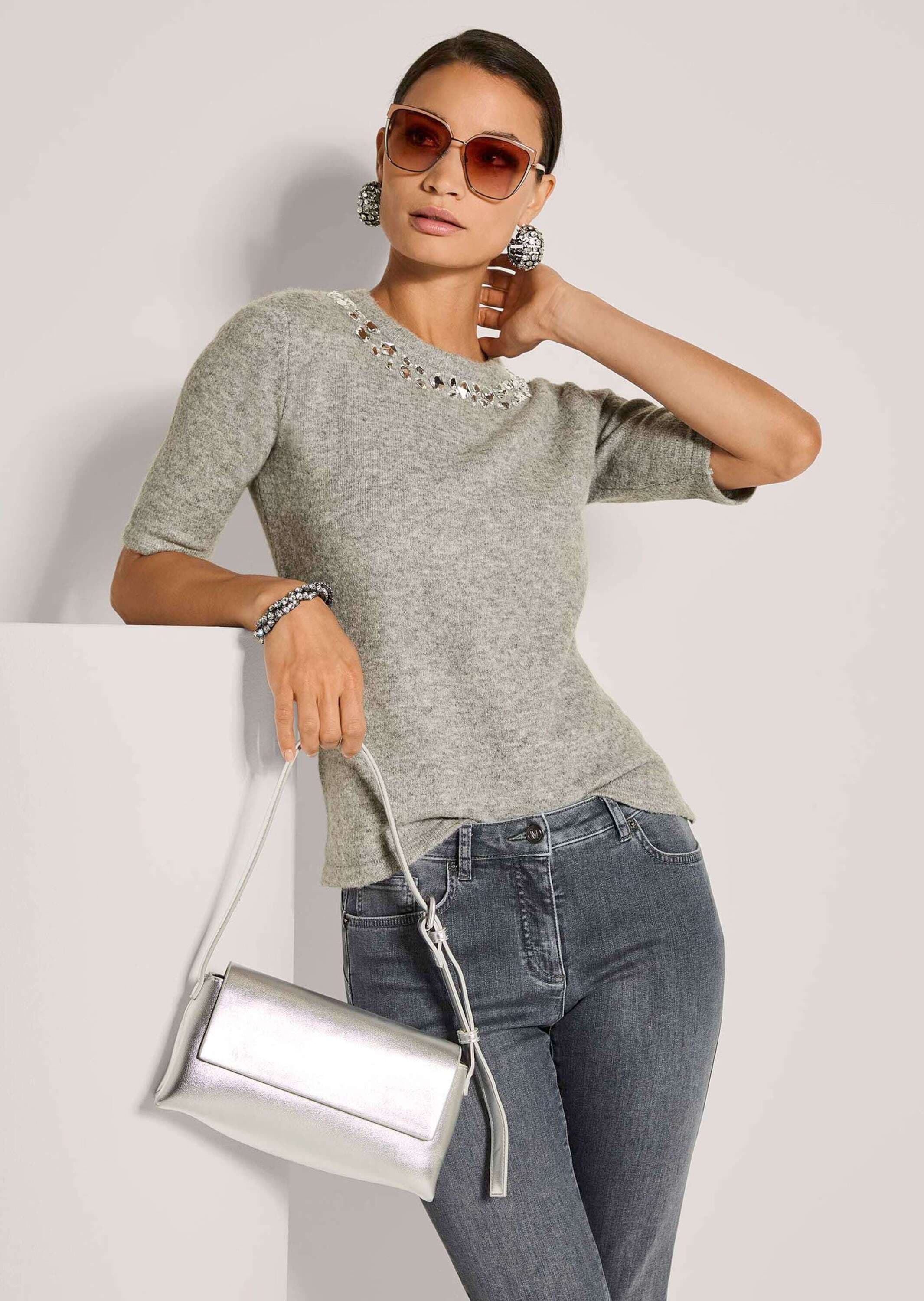 MADELEINE Longpullover »Strickpullover Eleganter Businesspullover mit Rundhals« Schmuckknöpfe