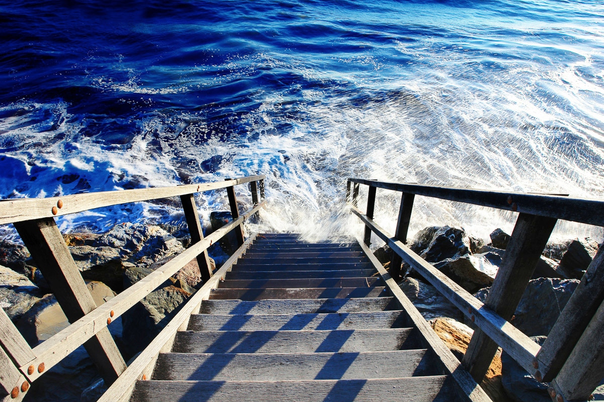 Papermoon Fototapete "Treppe ins Meer"