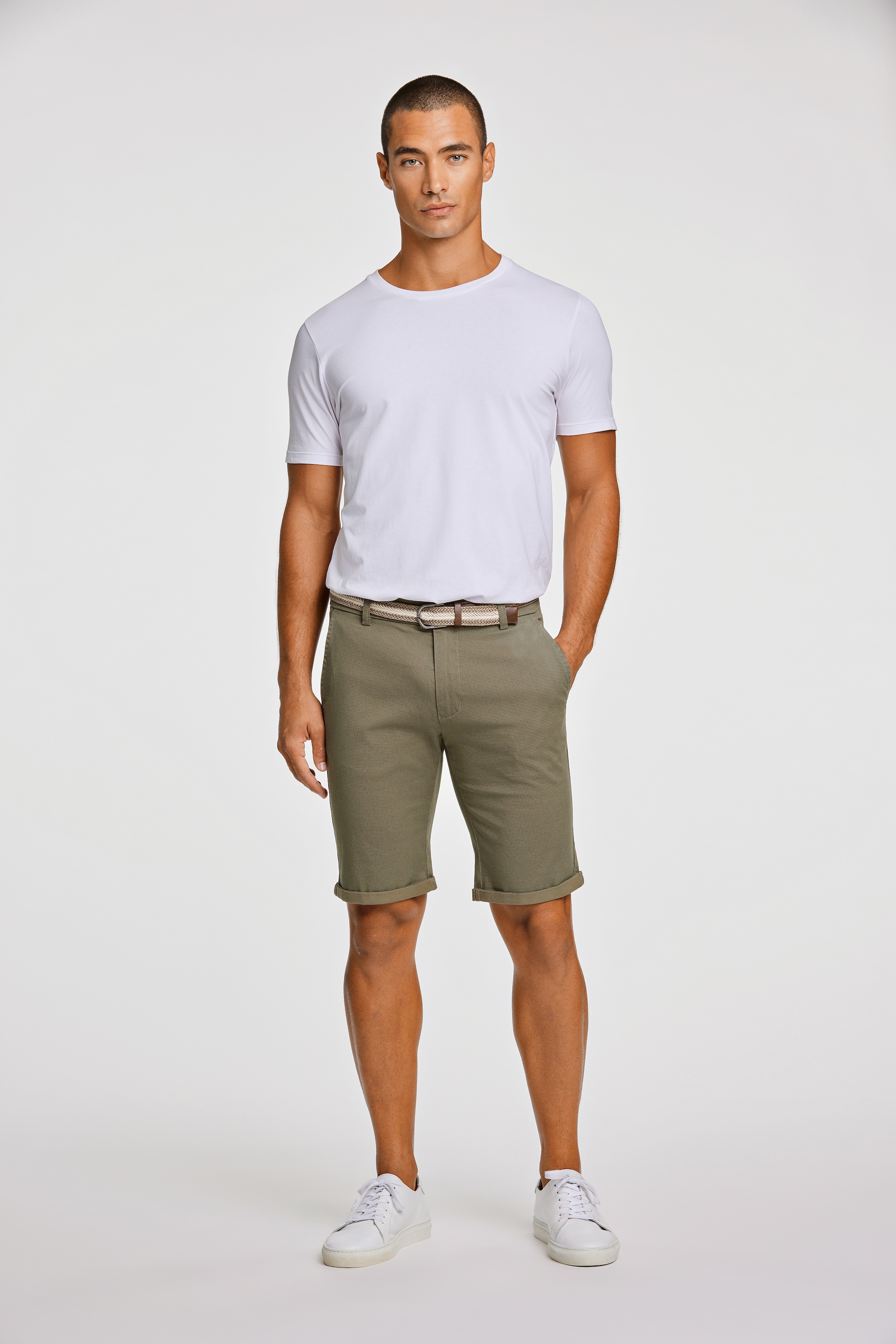 LINDBERGH Chinoshorts, (2 tlg.), mit Gürtel